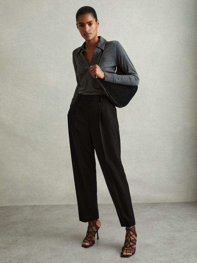 Front Pleat Tapered Trousers in Black (E52518) | €82