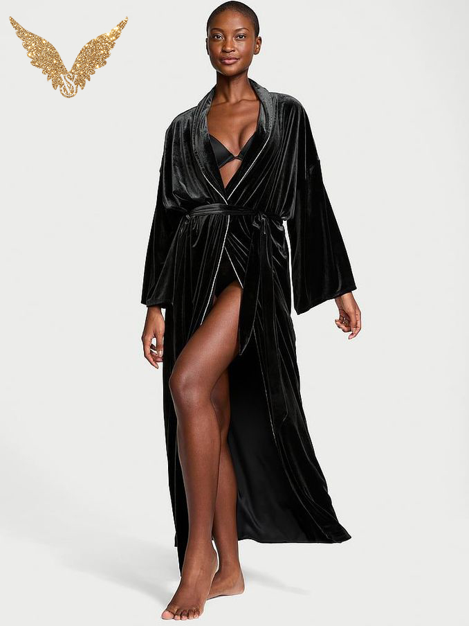 Black Star Embroidery Velvet Long Robe (E68581) | €149