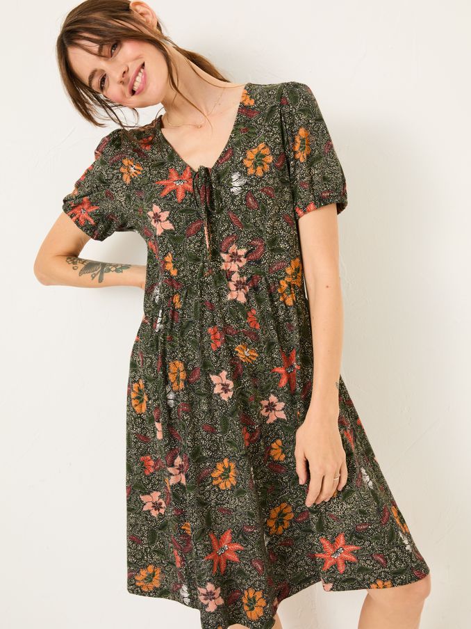 Nell Black Floral Short Sleeve V-Neck Midi Dress (E79210) | €65