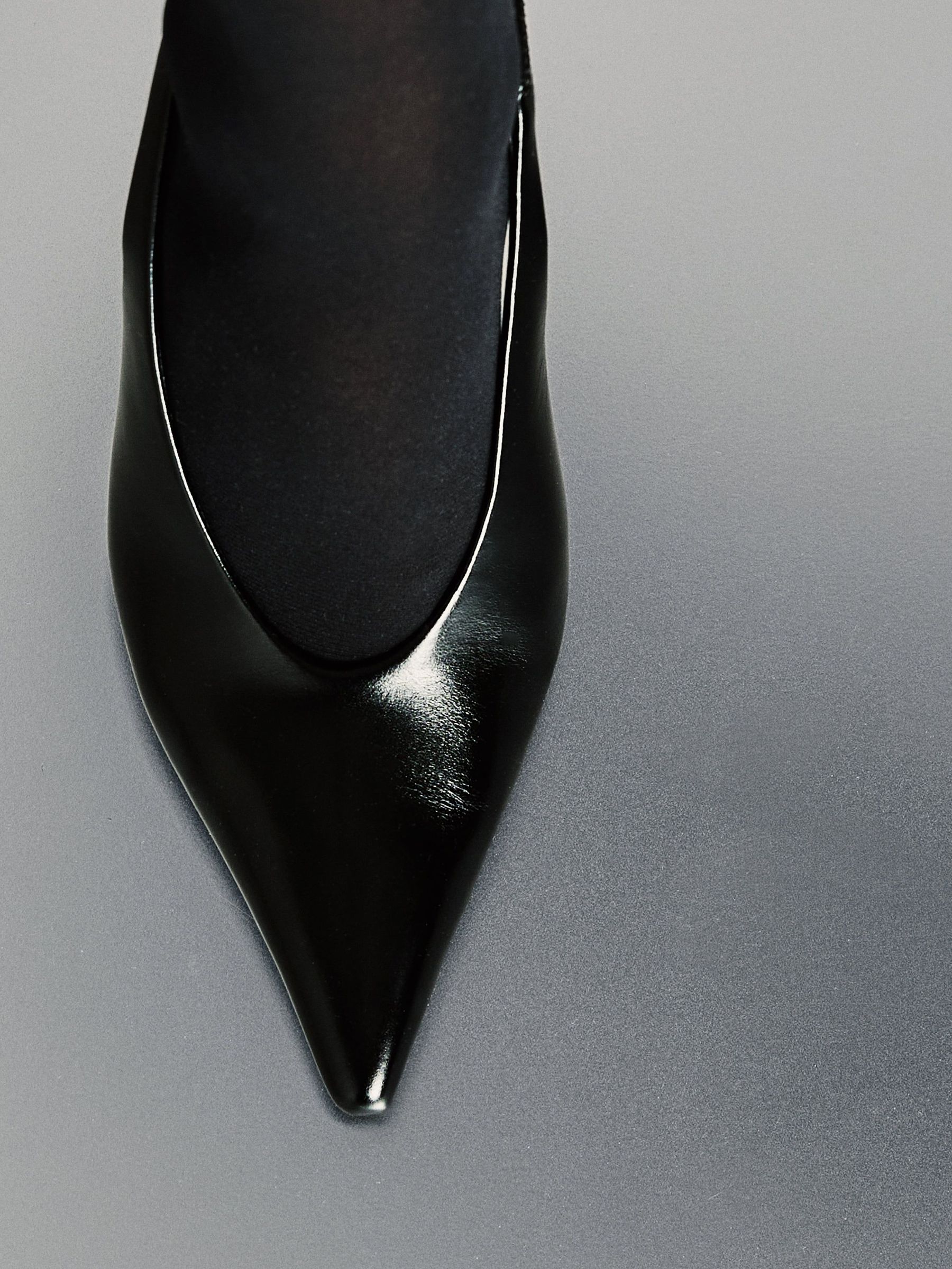 أسود - Leather Slingback Mid-heel Court Shoes