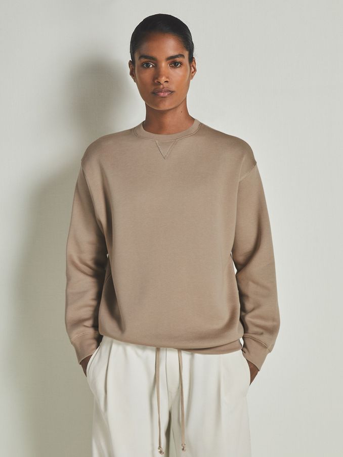 Reiss | Les 100 Ciels Oversized Sweatshirt in Camel (E84146) | 222 QAR