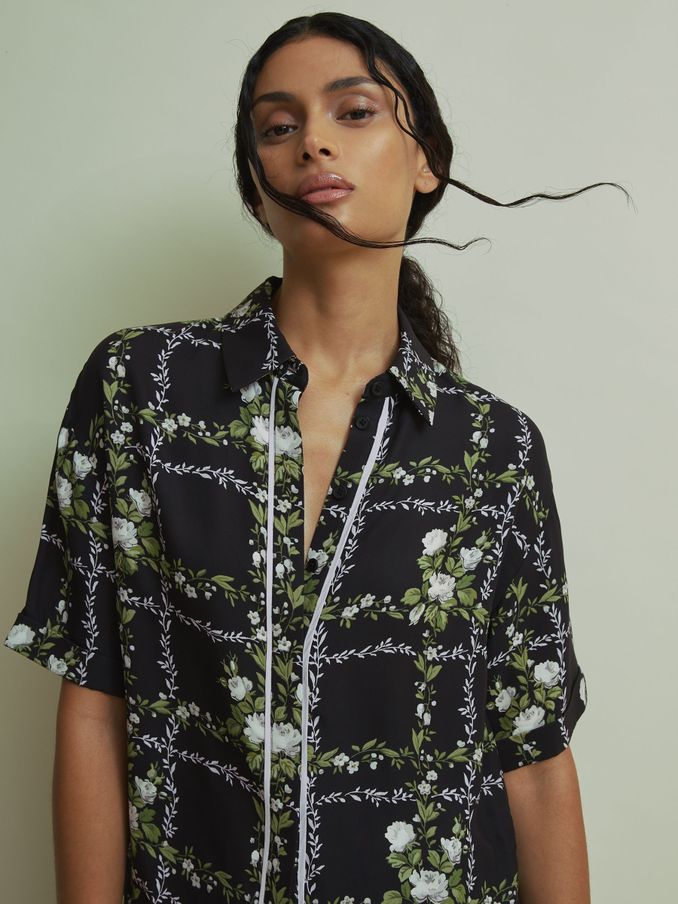 Florere Boxy Button Through Shirt in Black (E88202) | US$63