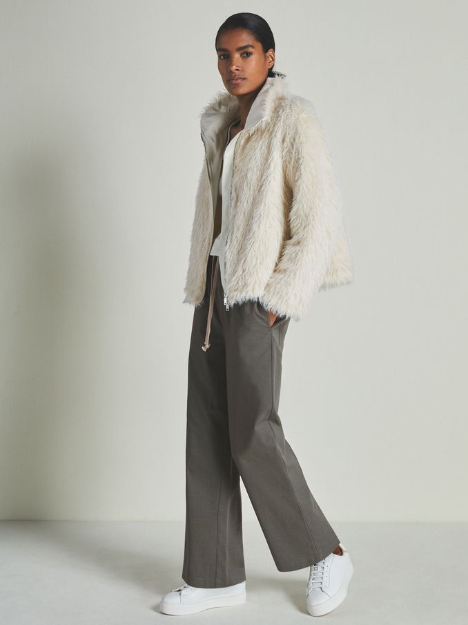 Reiss | Les 100 Ciels Twill Trousers with Lyocell and Wool in Charcoal (E92573) | €57