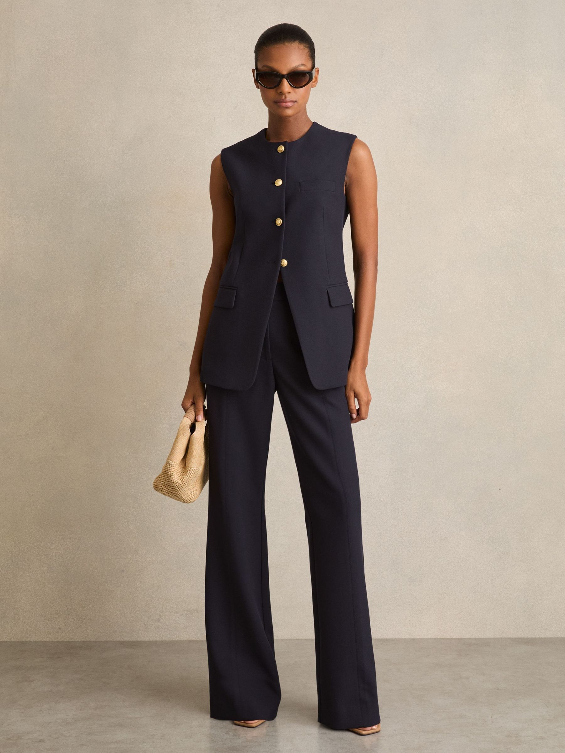 High Neck-Weste im Longline-Schnitt in Marineblau (F18125) | 270 €
