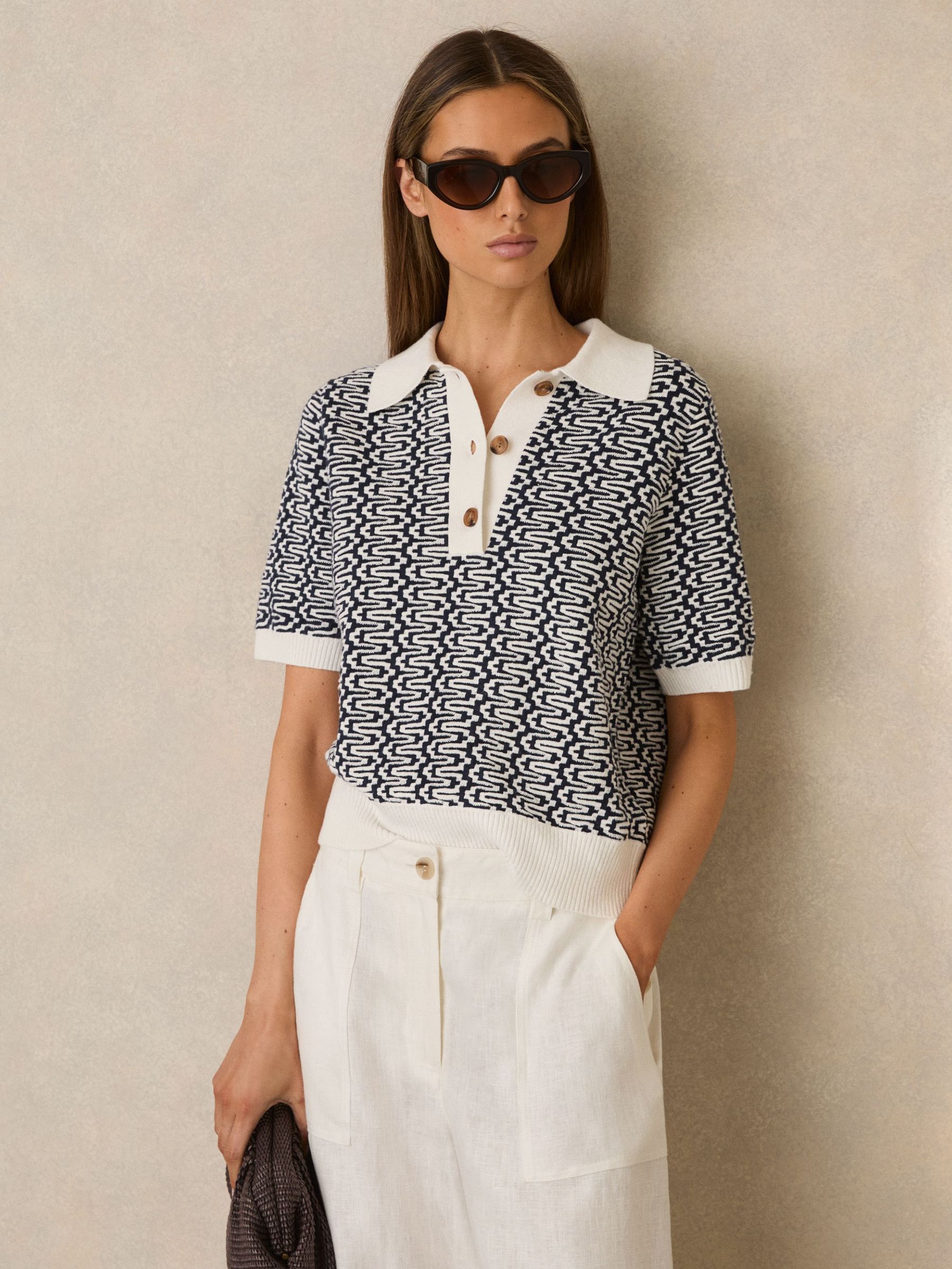 Zig-Zag Knit Polo Shirt in Blue/Ivory (F18133) | €140