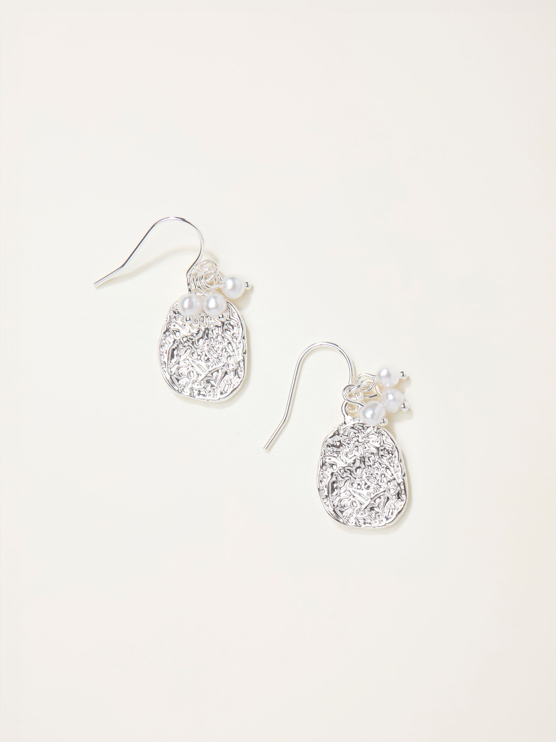 Silver Tone Hammered Pearl Drop Earrings (F19067) | €16.50