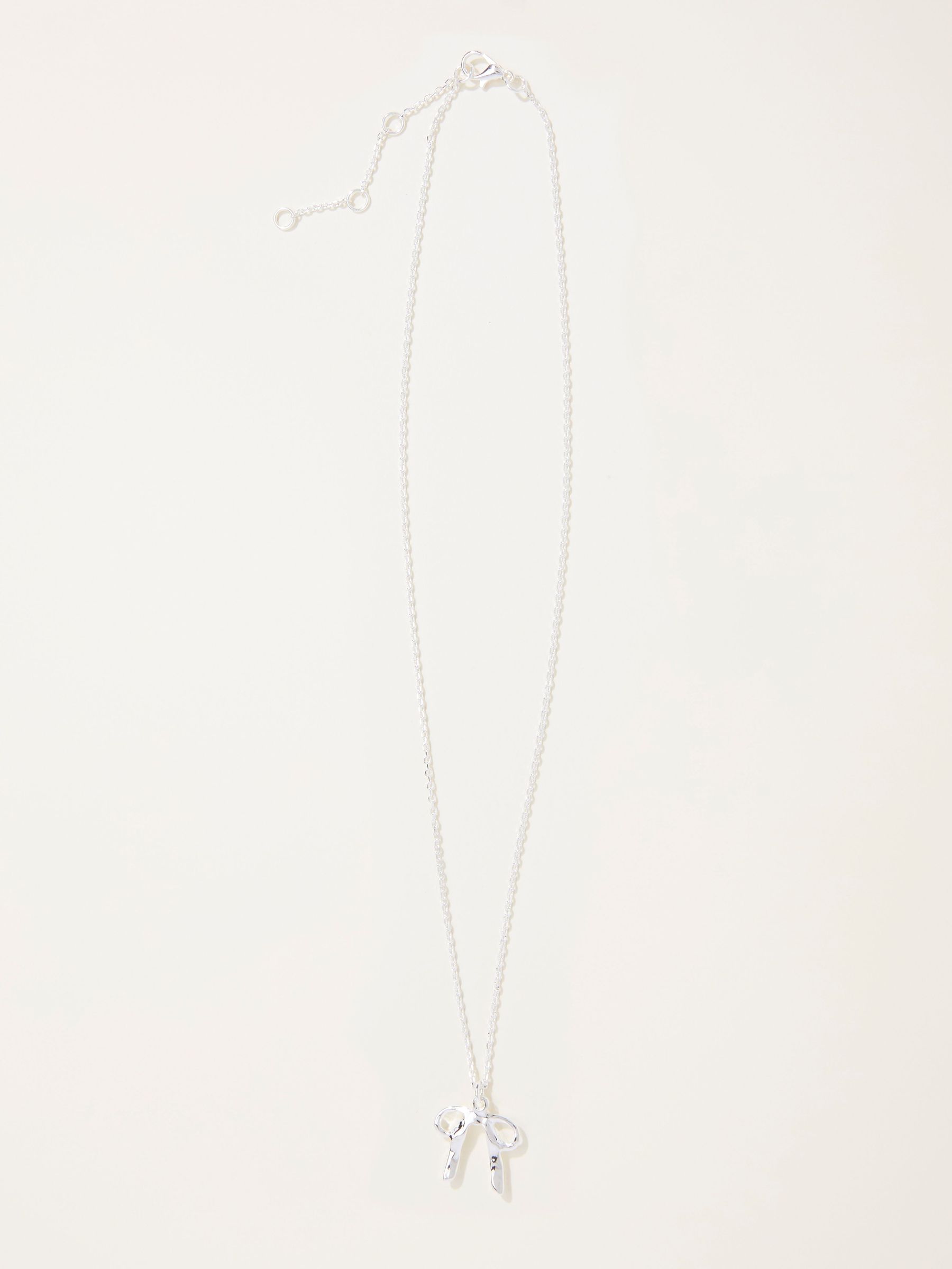 Silver Tone Large Bow Necklace (F21519) | €19