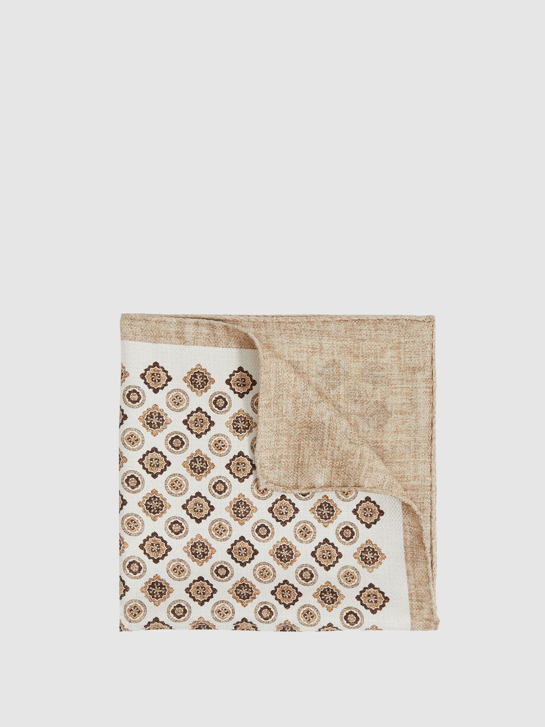 Silk Medallion-Print Pocket Square in Oatmeal (F22214) | €55