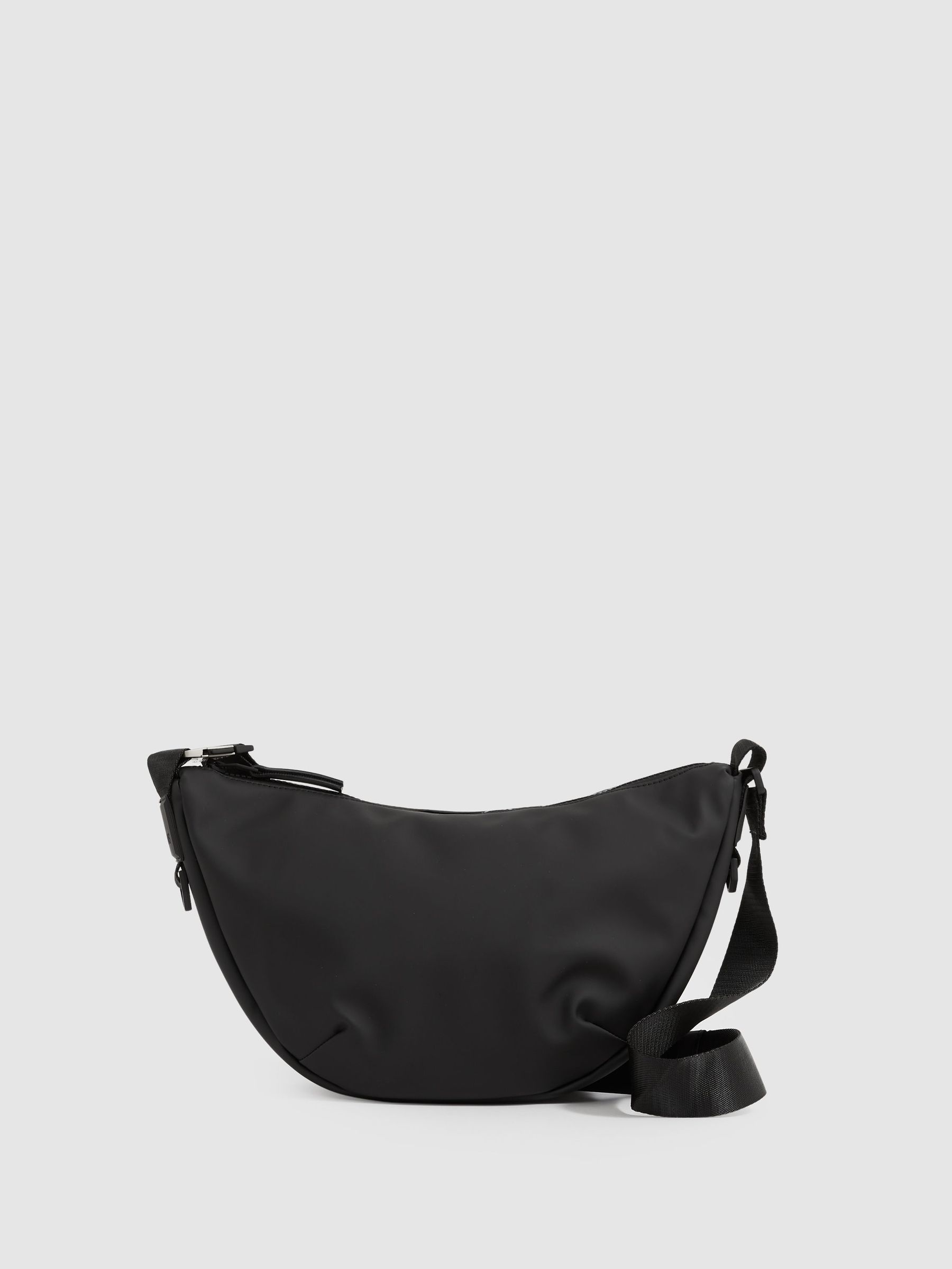 Rains Crescent Shoulder Bag in Black (F23369) | €140