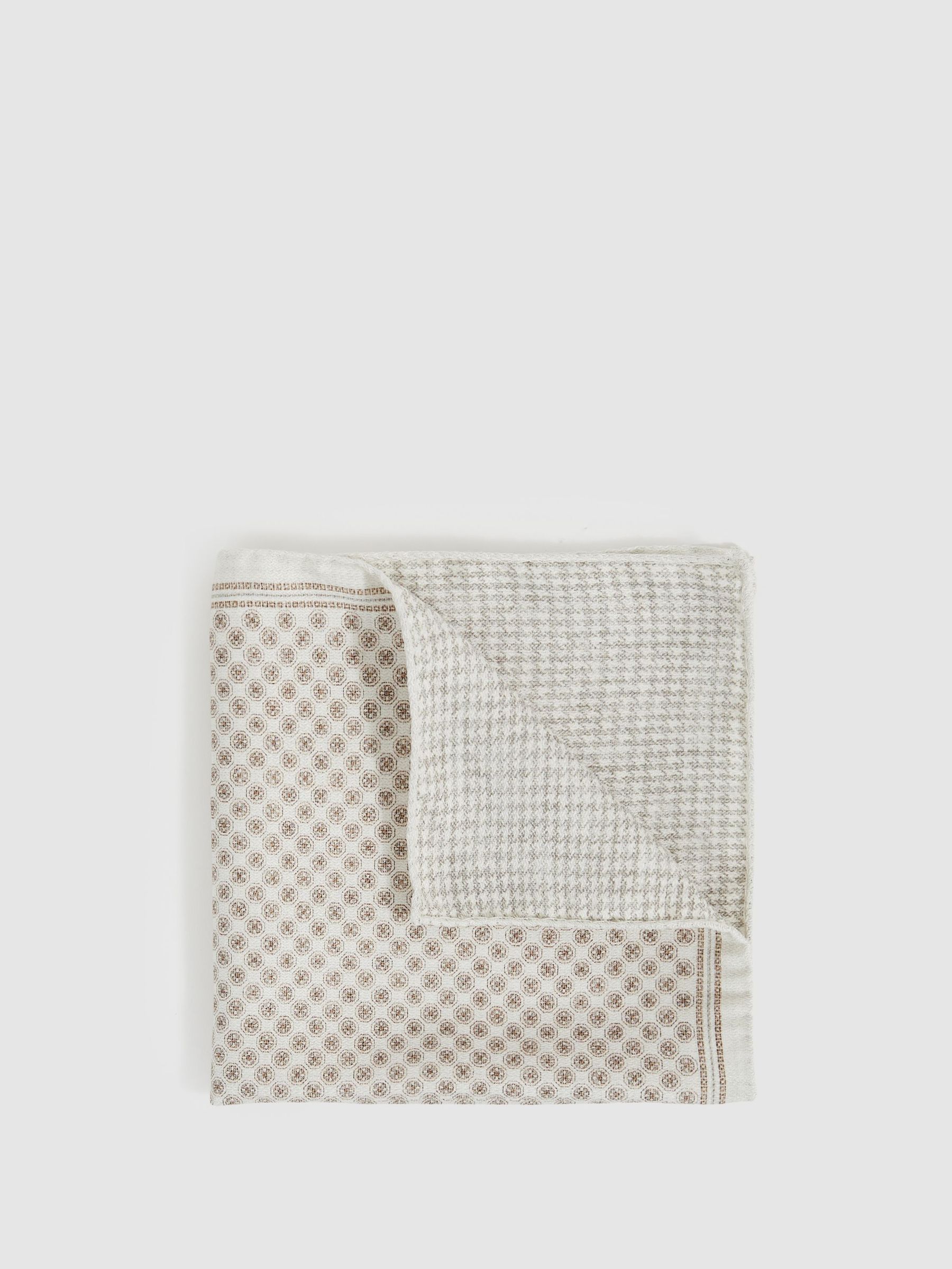 Silk Medallion-Print Pocket Square in Oatmeal (F24384) | €55
