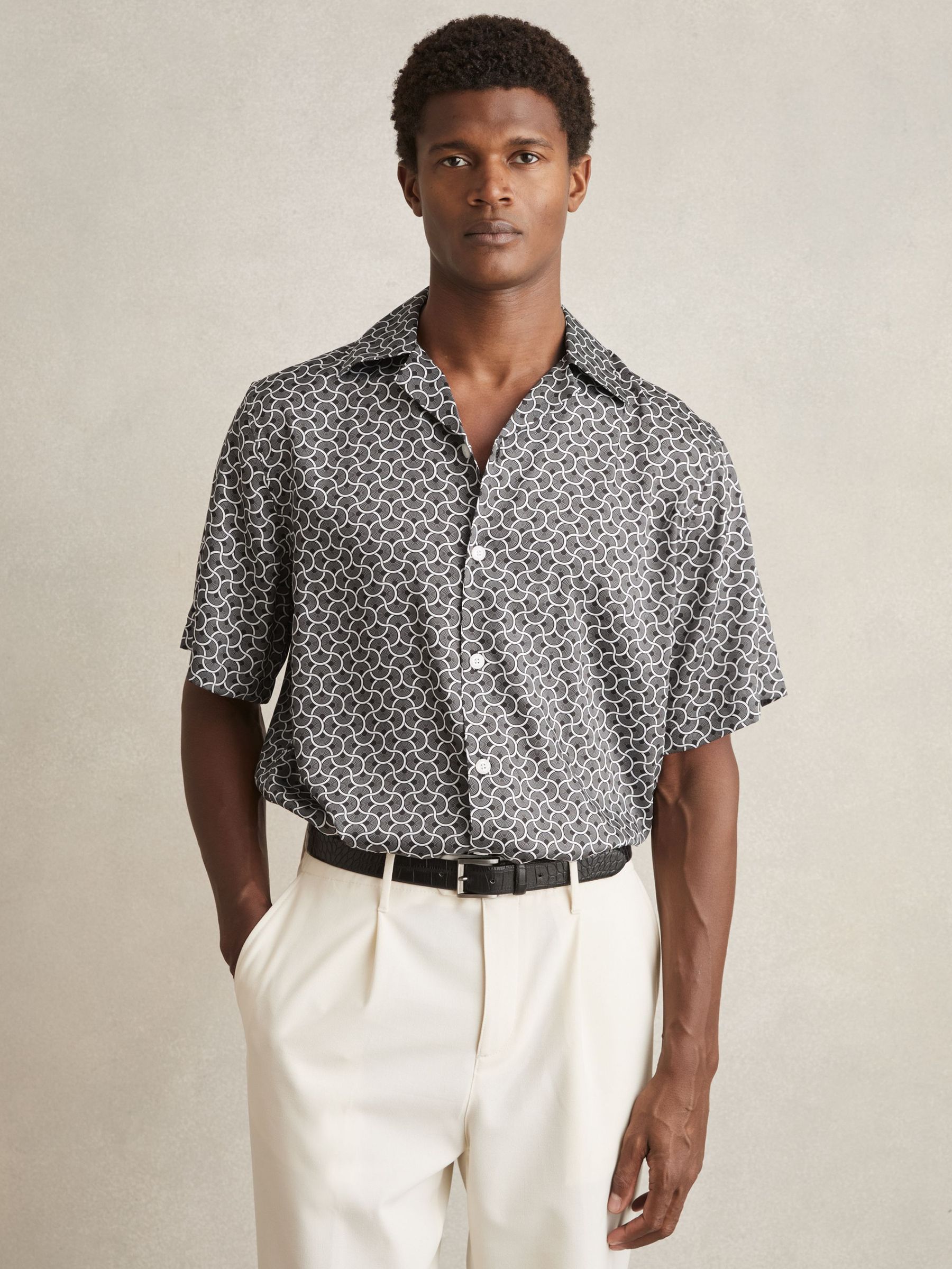Geometric Wave Print Cuban Shirt in Black/White (F26780) | €140