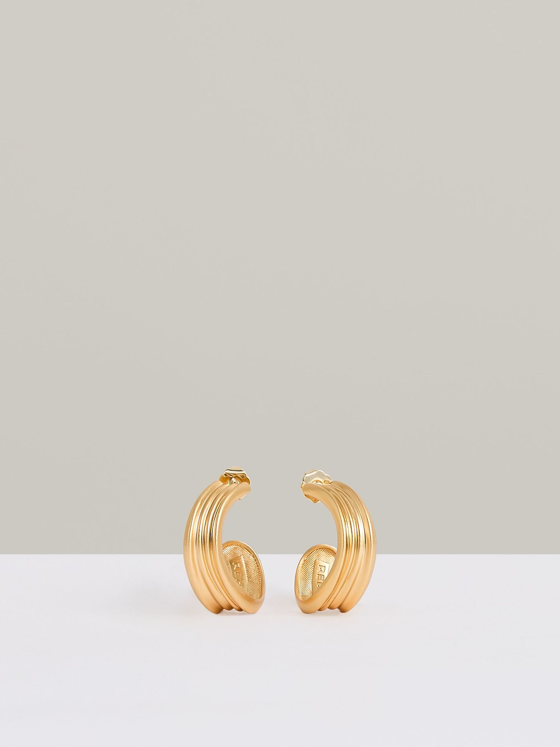 Fluid Hoop Earrings in Gold Tone (F27994) | €85
