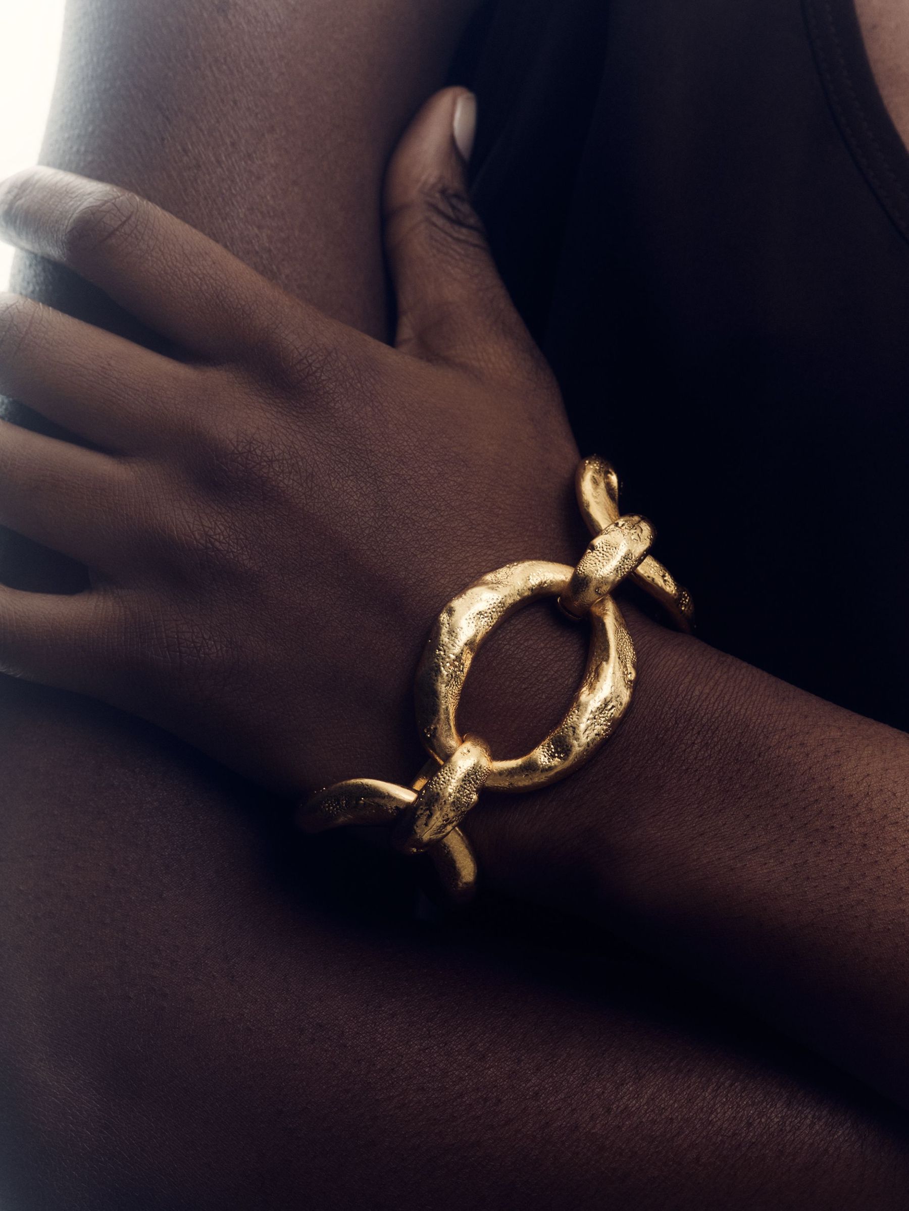 Molten Link Bracelet in Gold Tone (F27998) | €125