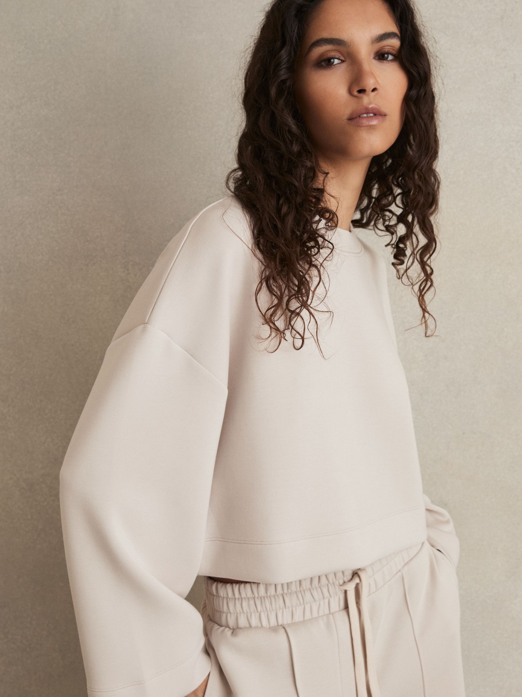 Cropped Sweatshirt in Stone (F40787) | €140