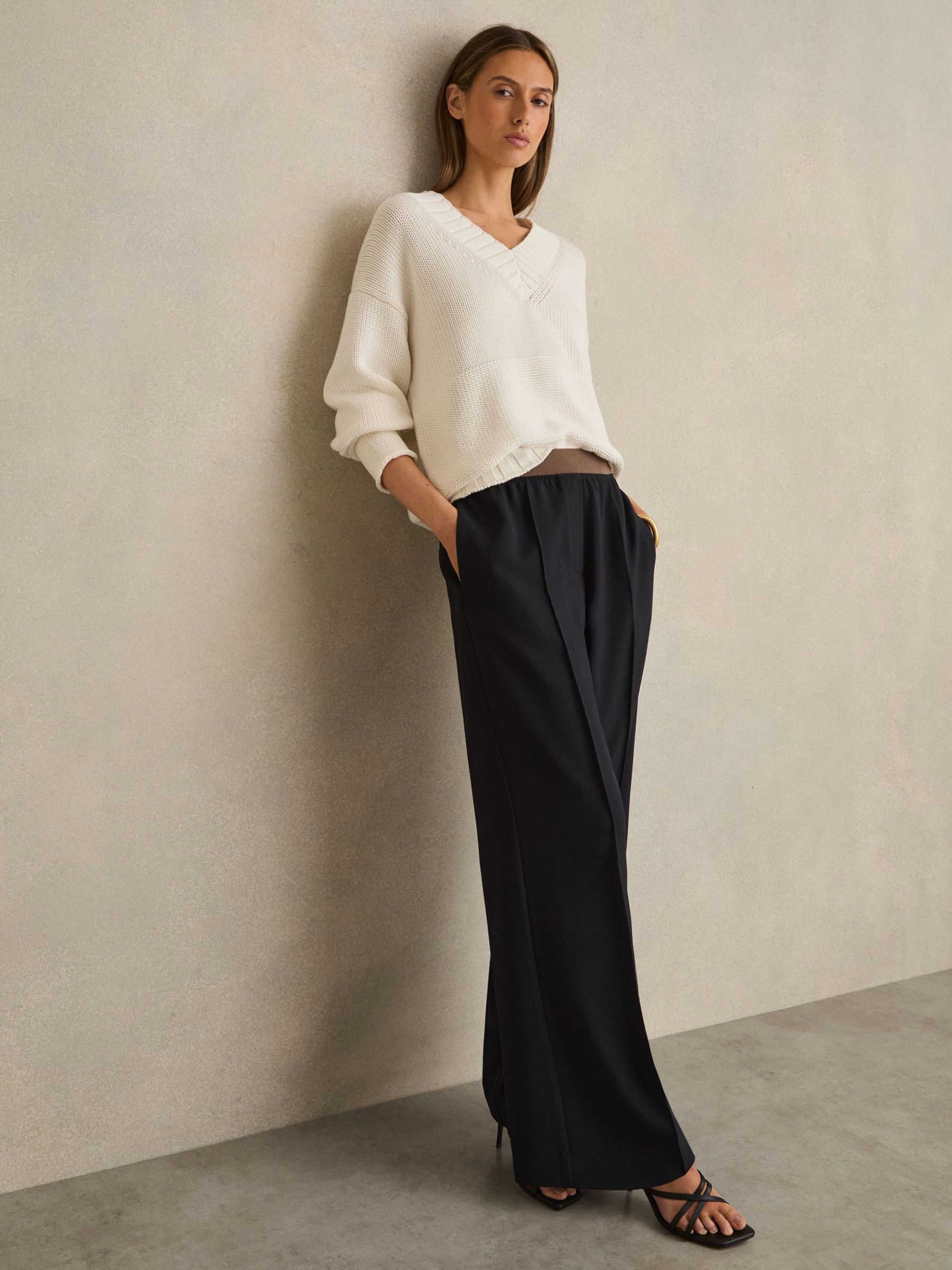 Wide-Leg Elasticated-Waist Trousers in Navy (F40790) | €140