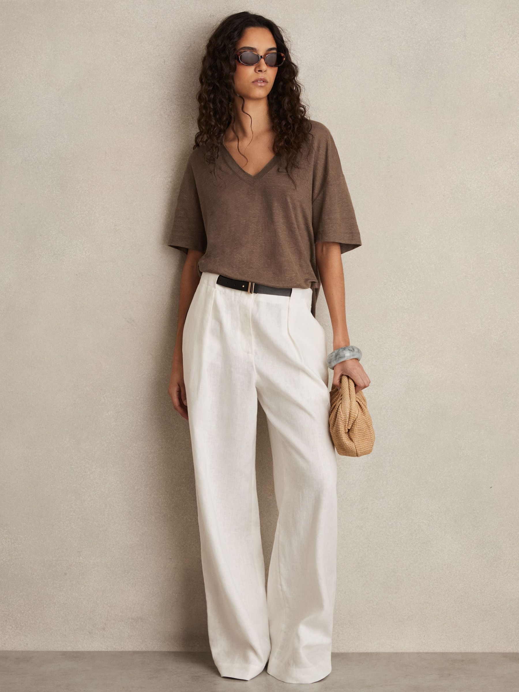Linen V-Neck T-Shirt in Brown (F42269) | €95