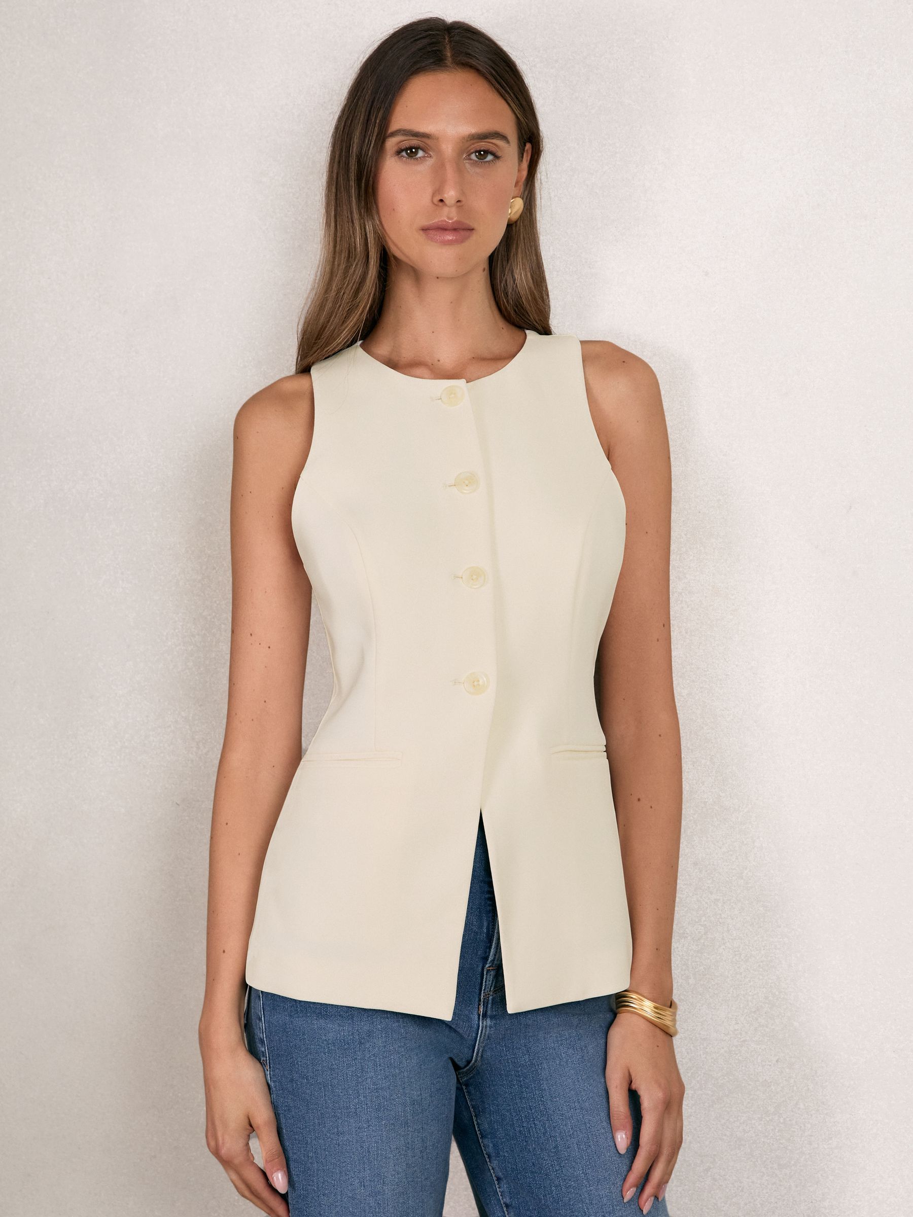 Good American Tailored Vest in Cream (F47010) | Kč3,340