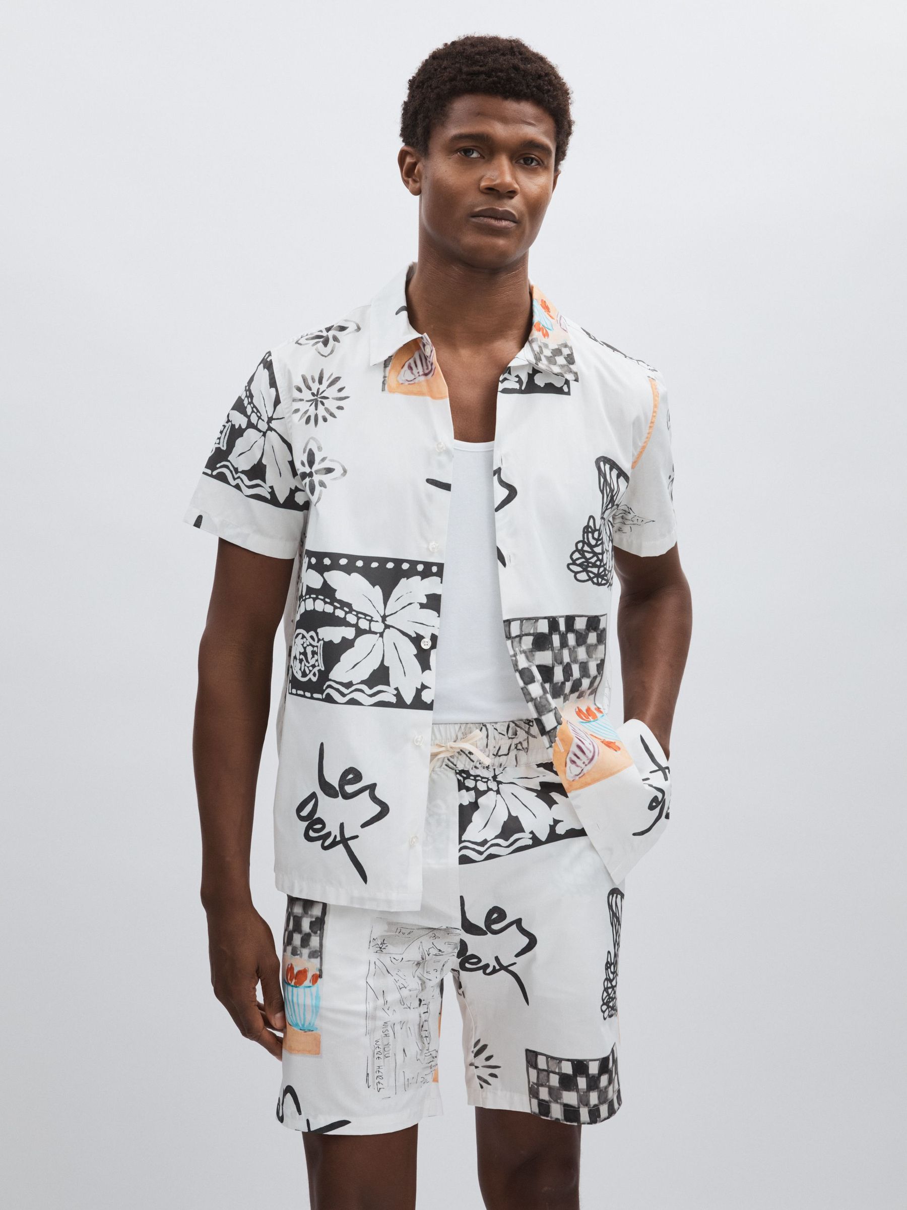 100% Organic Cotton Graphic Shirt in Ivory Print (F47012) | AED840