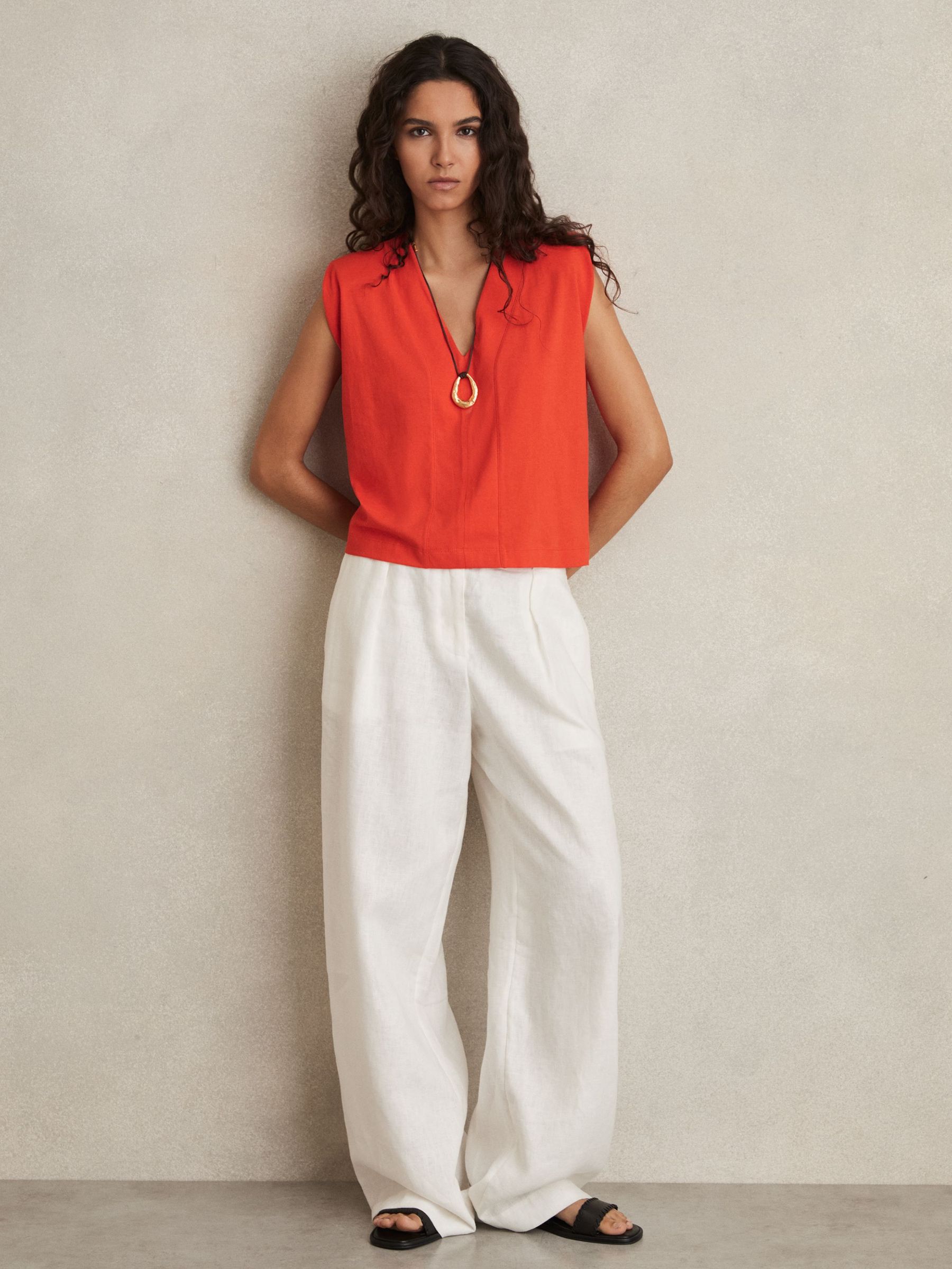 Shoulder-Pad 100% Cotton V-Neck Top in Coral (F48715) | €50