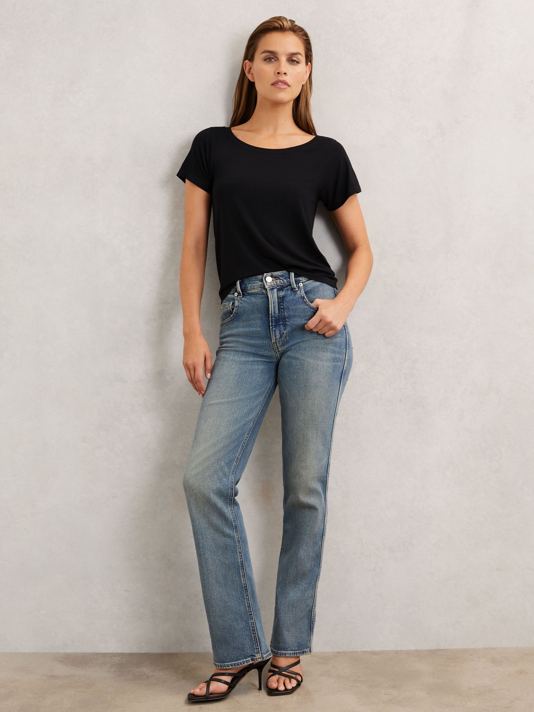 Short Sleeve T-Shirt in Black (F53669) | Kč1,295