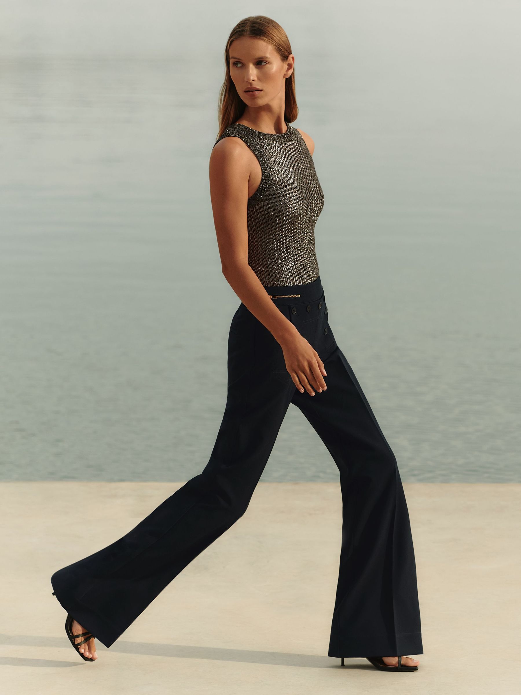 Button-Detail Wide-Leg Trousers in Navy (F57564) | €245