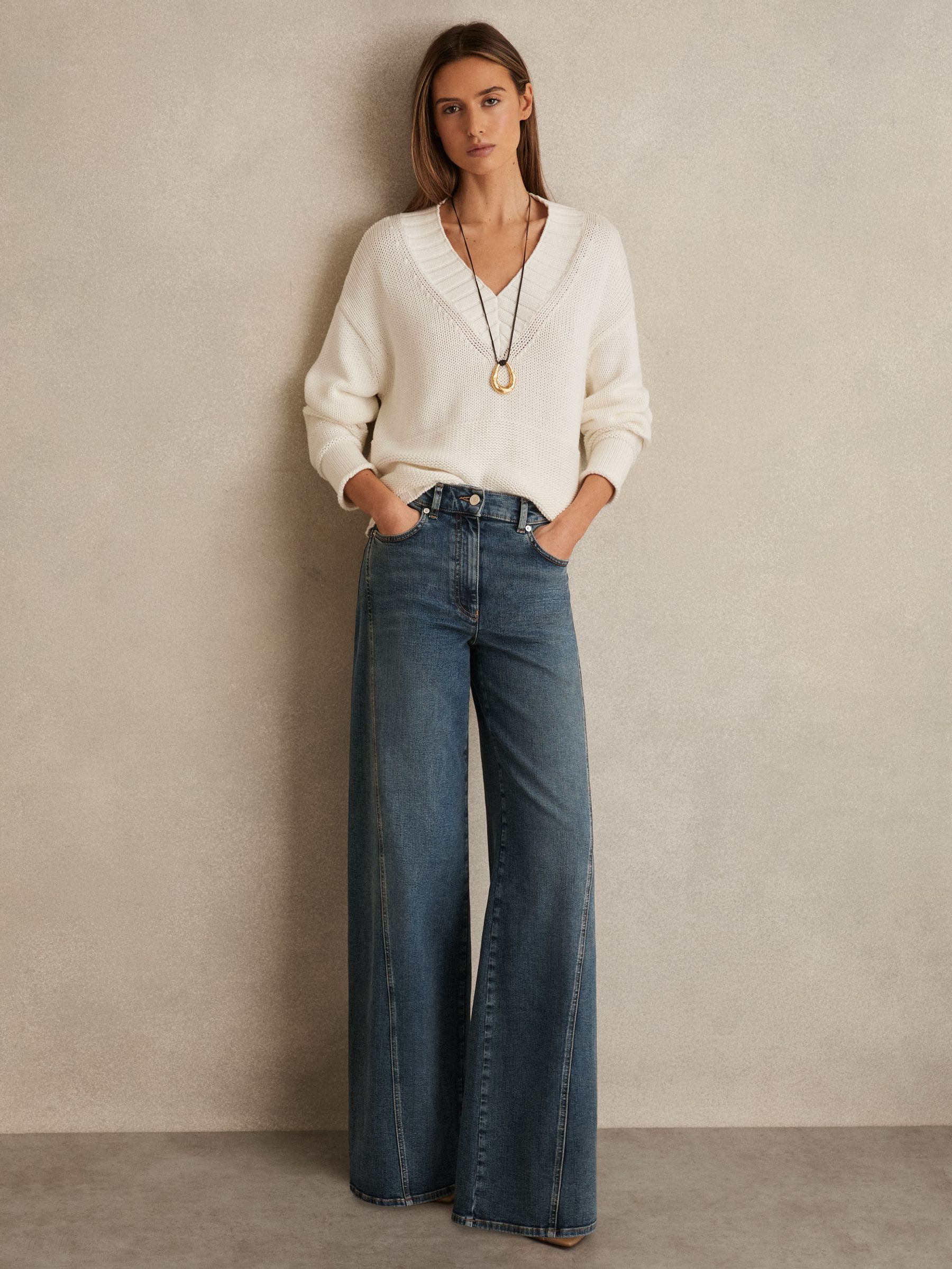 Petite Twist Seam Wide Leg Jeans in Mid Blue (F60567) | €245