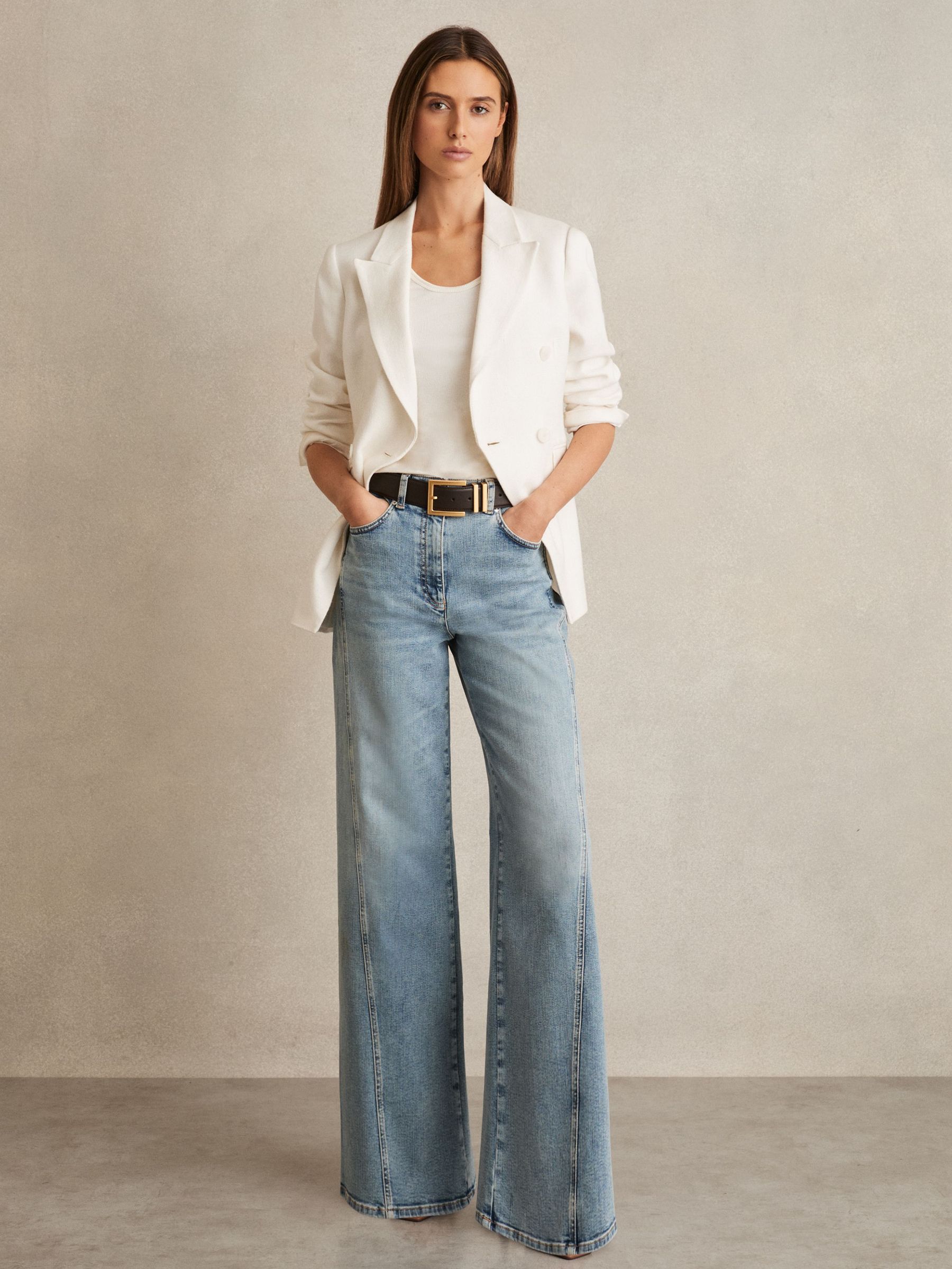 Petite Twist Seam Wide Leg Jeans in Light Blue (F60570) | €245
