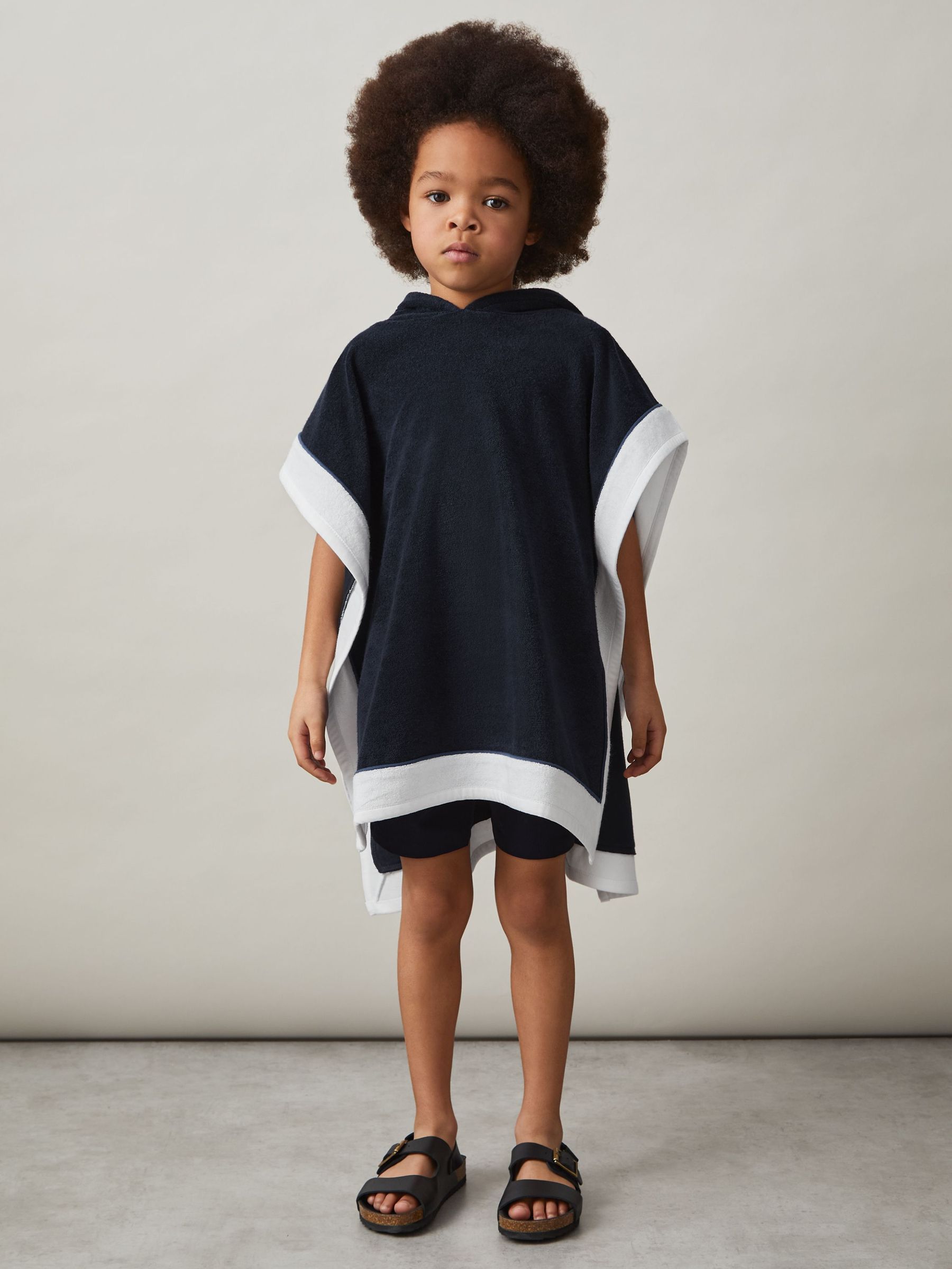 Colourblock Hooded Towel in Navy/Blue/White (F61566) | €40