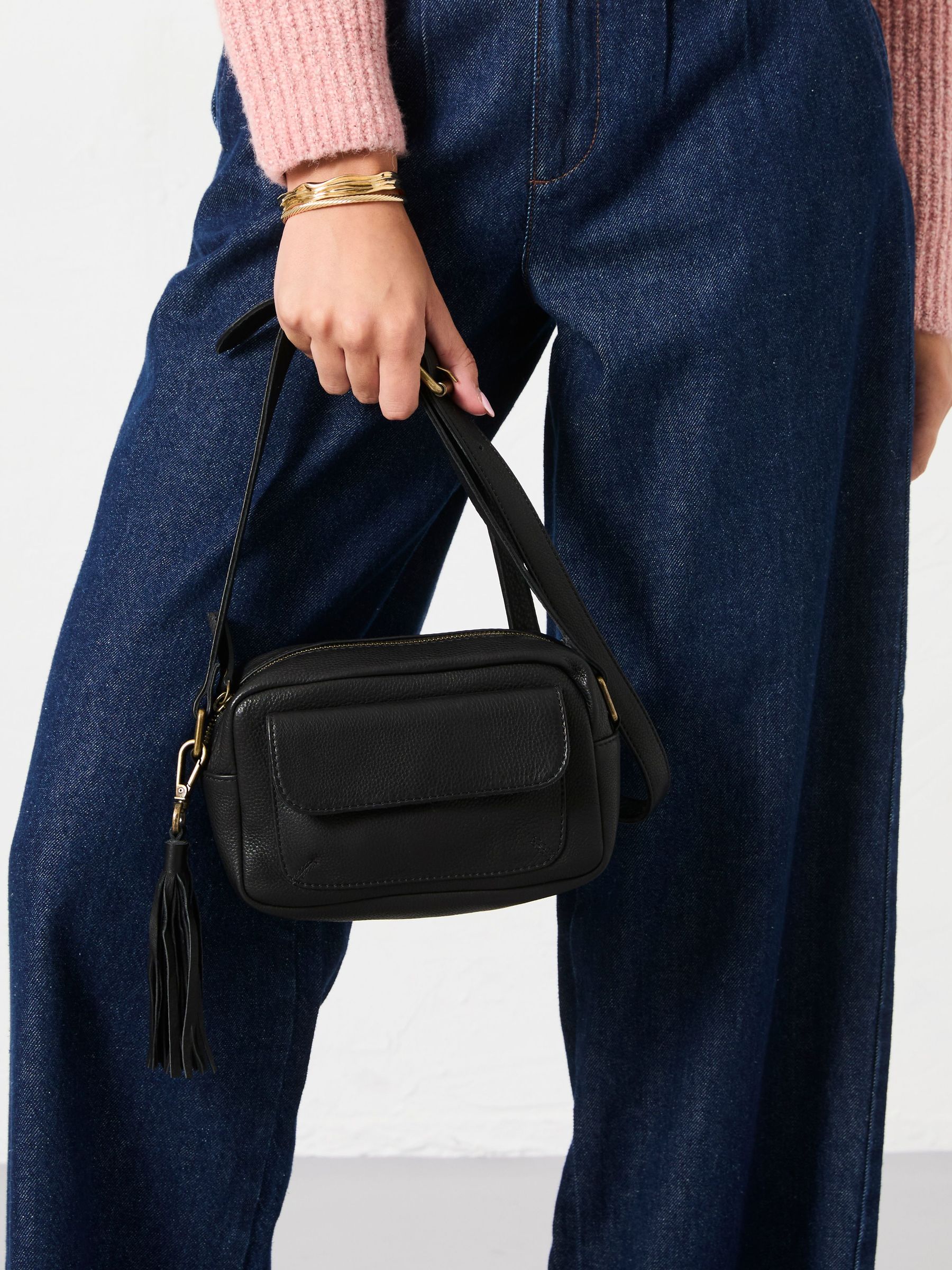 Vienna Black Tassel Crossbody Bag (F65876) | €86