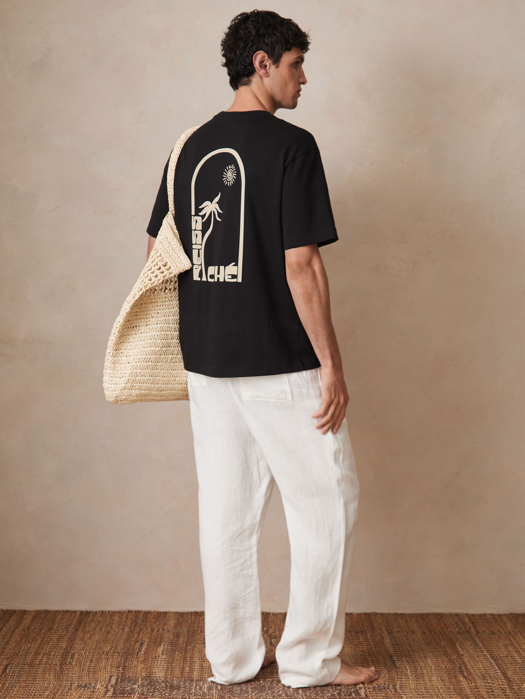 Reiss | Ché Cotton Palm-Print T-Shirt in Black (F70340) | US$110
