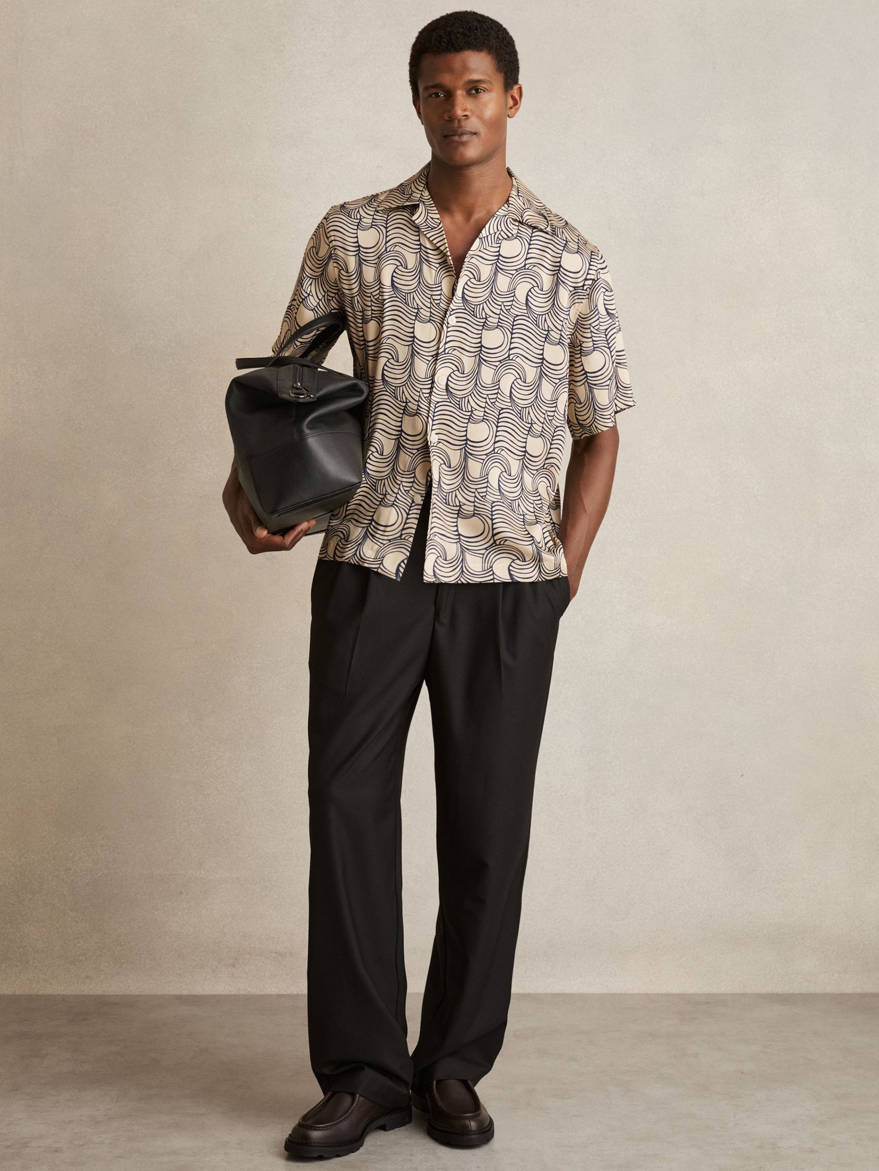 Wave Print Cuban Collar Shirt in Off White/Navy (F72423) | €140