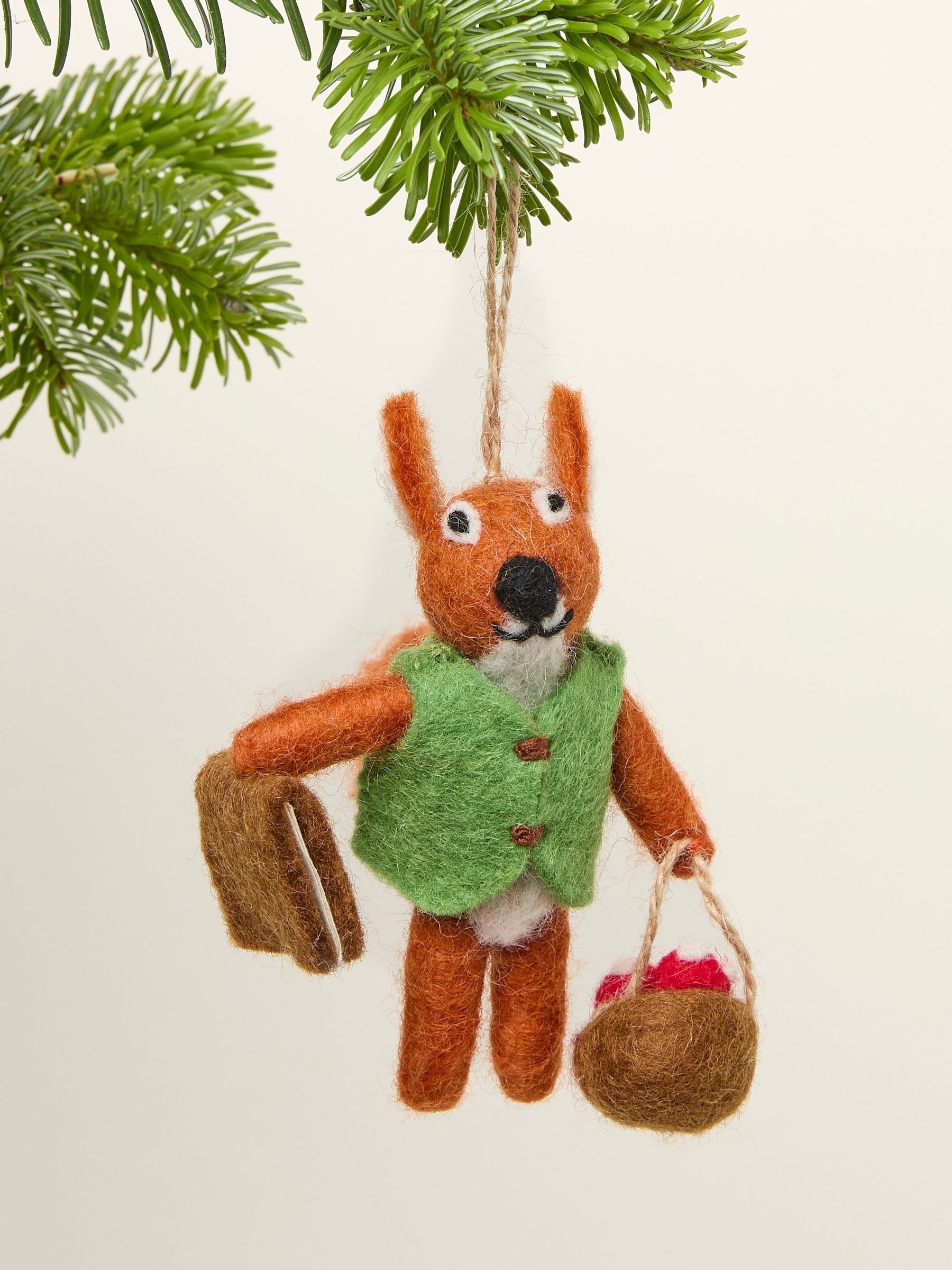 Red Woodland Squirrel Felt Decoration (F77275) | €11.50