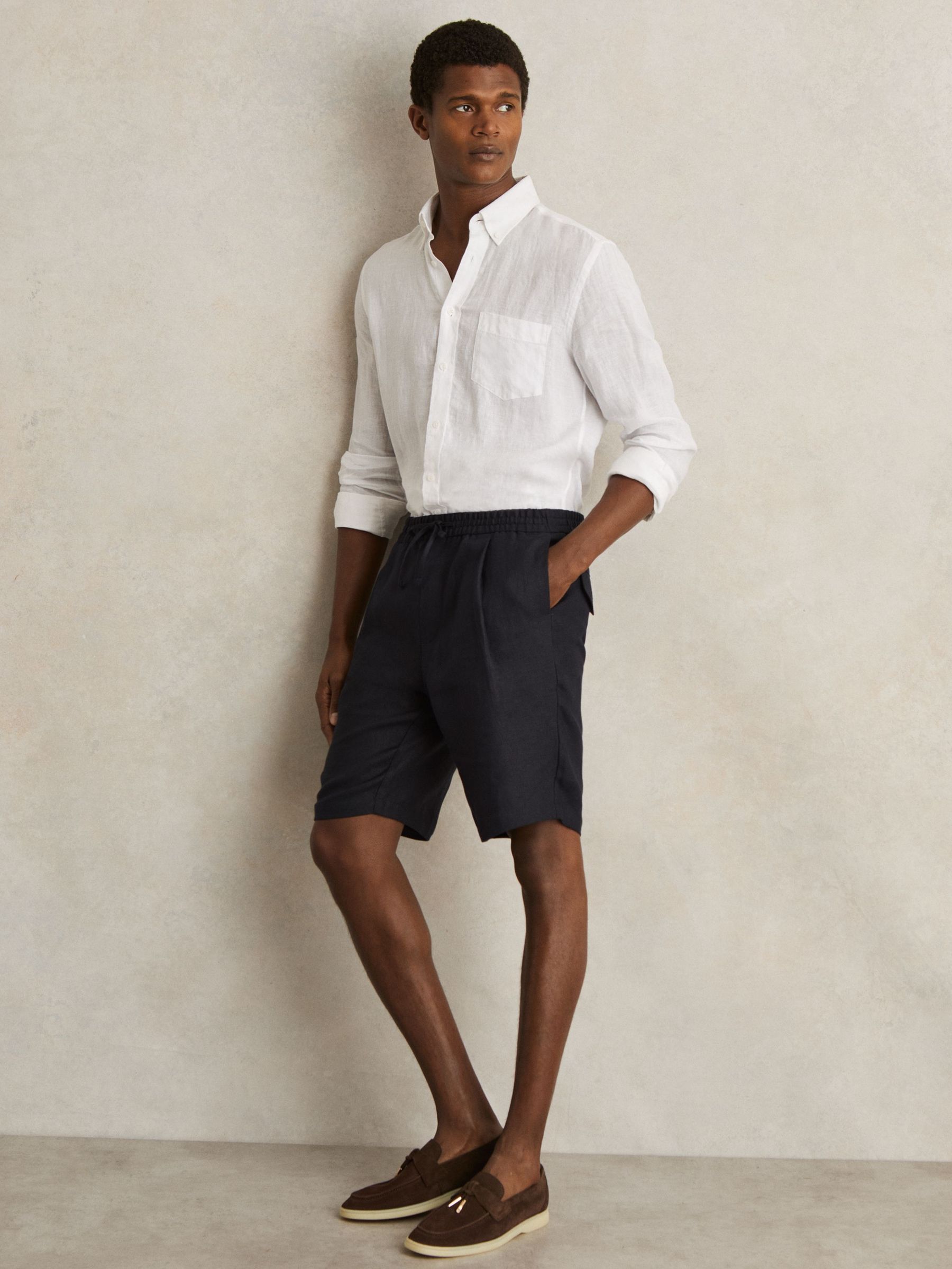 Linen Drawstring Shorts in Navy (F78986) | 555 SAR