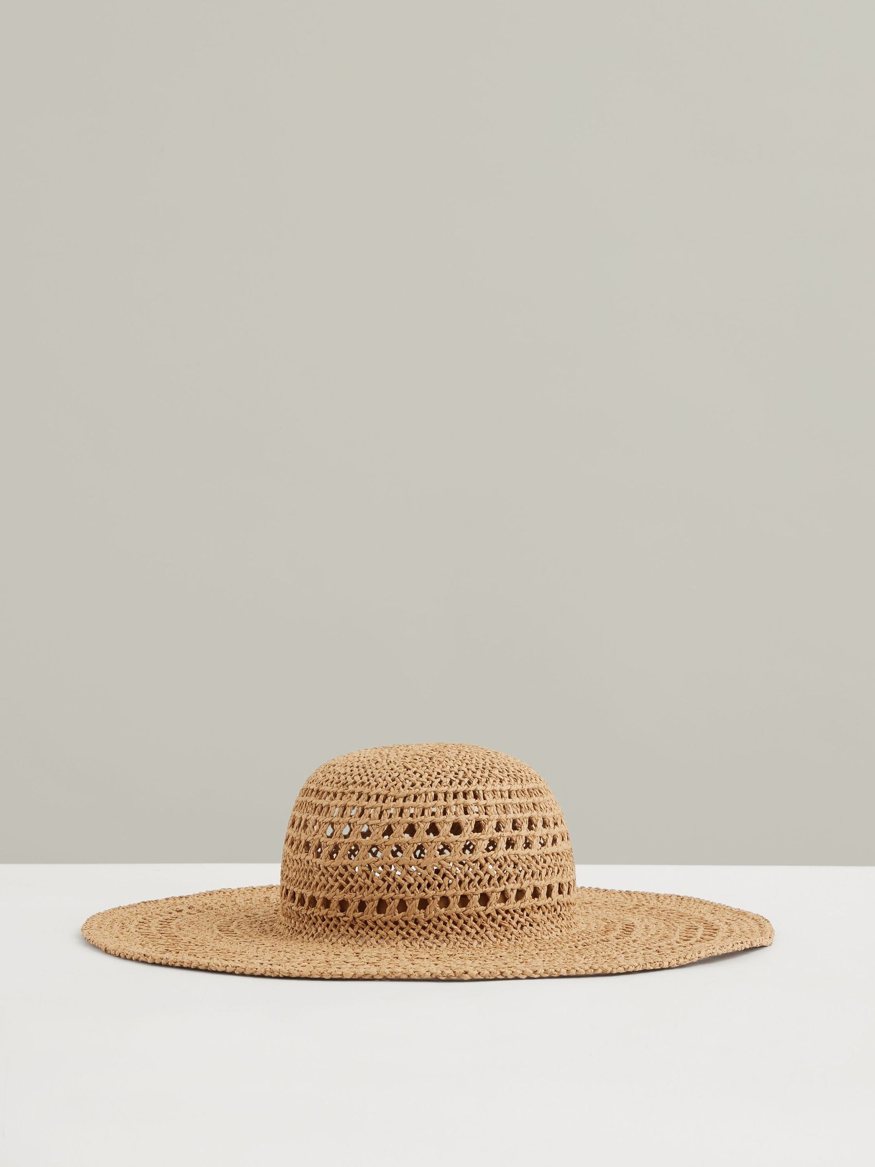 Straw Sun Hat in Natural (F79752) | €95