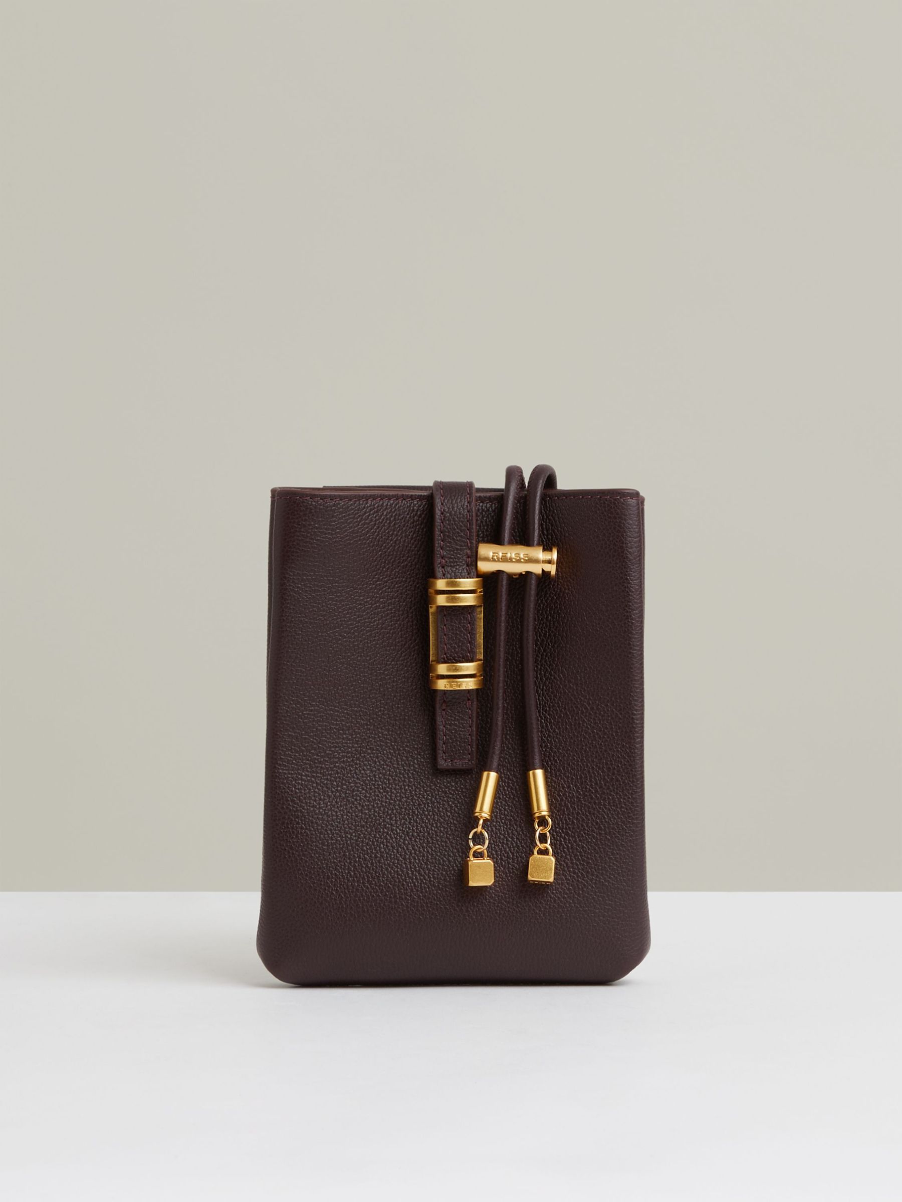 Leather Phone Holder in Oxblood (F85187) | €140