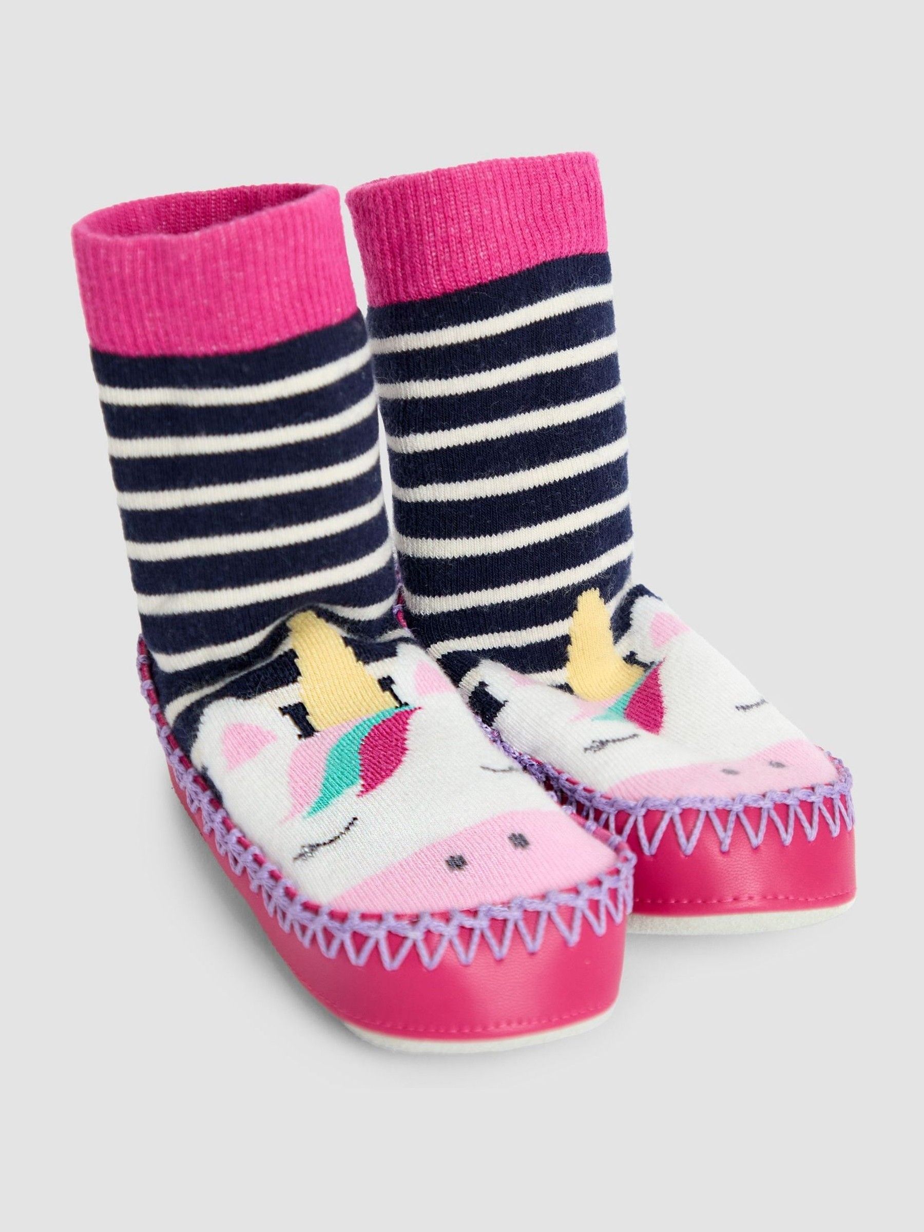 Fuchsia Highland Cow Moccasin Slipper Socks (F87414) | $21