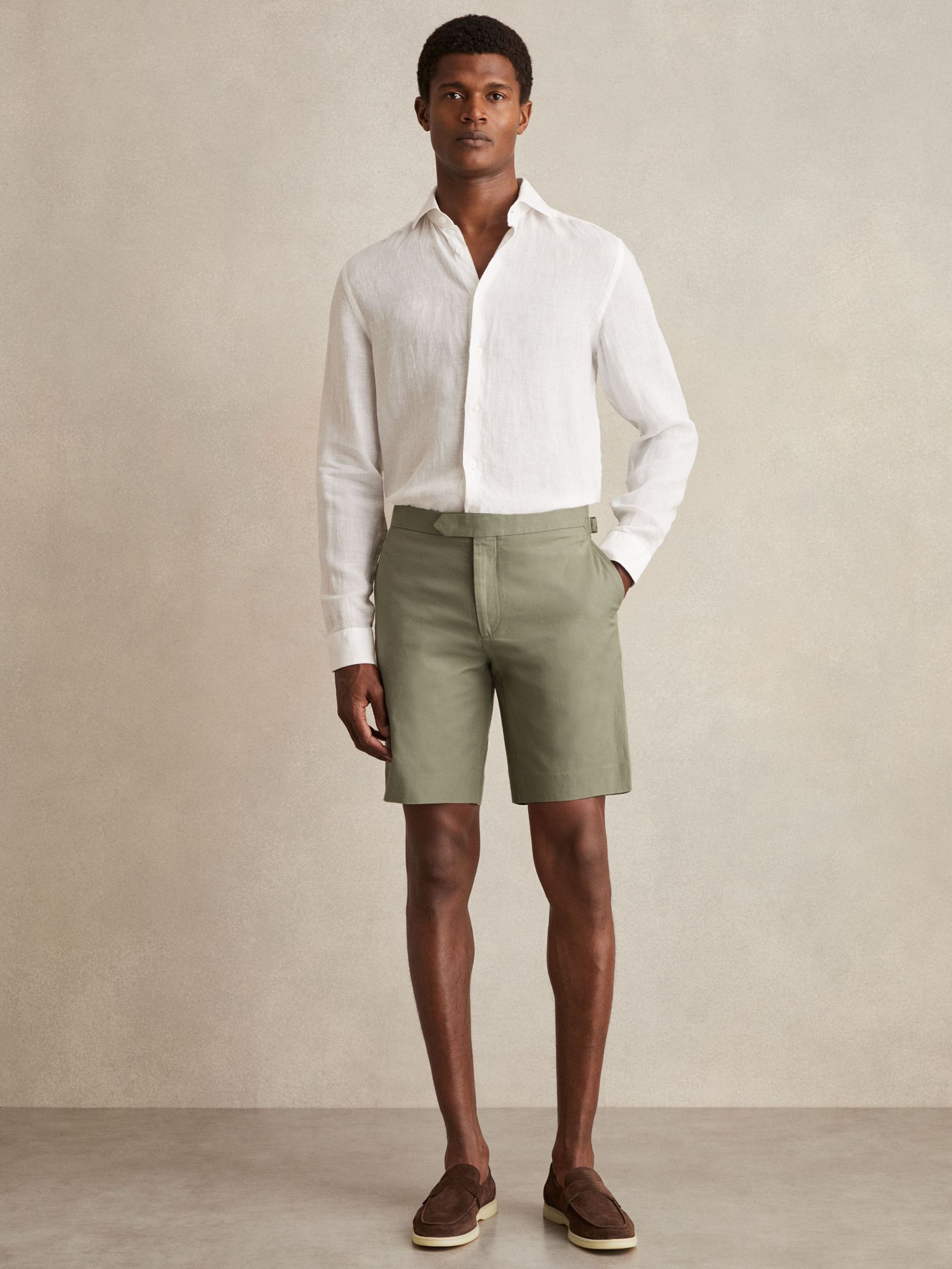 Cotton-Linen Tailored Shorts in Pistachio (F89533) | €140