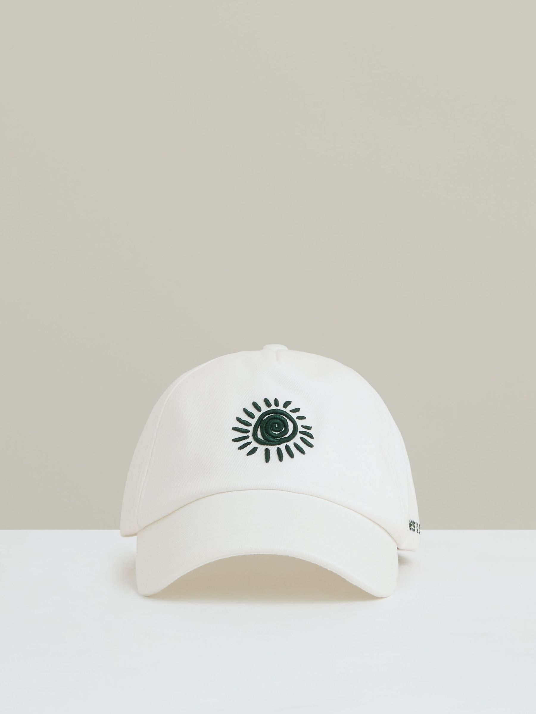 Reiss | Ché Sun-Embroidered Cap in White (F96665) | US$110