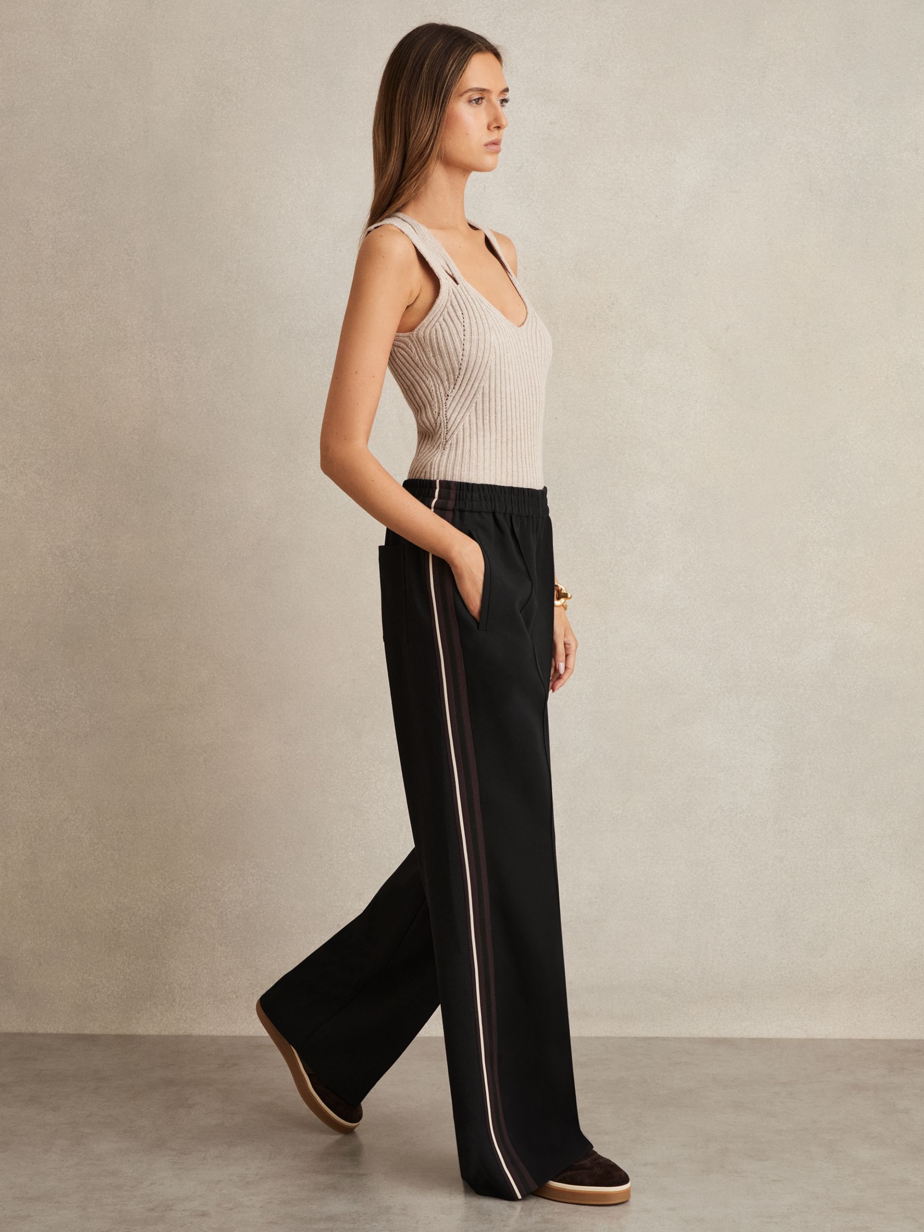 Side-Stripe Wide-Leg Trousers in Black (F97684) | €195