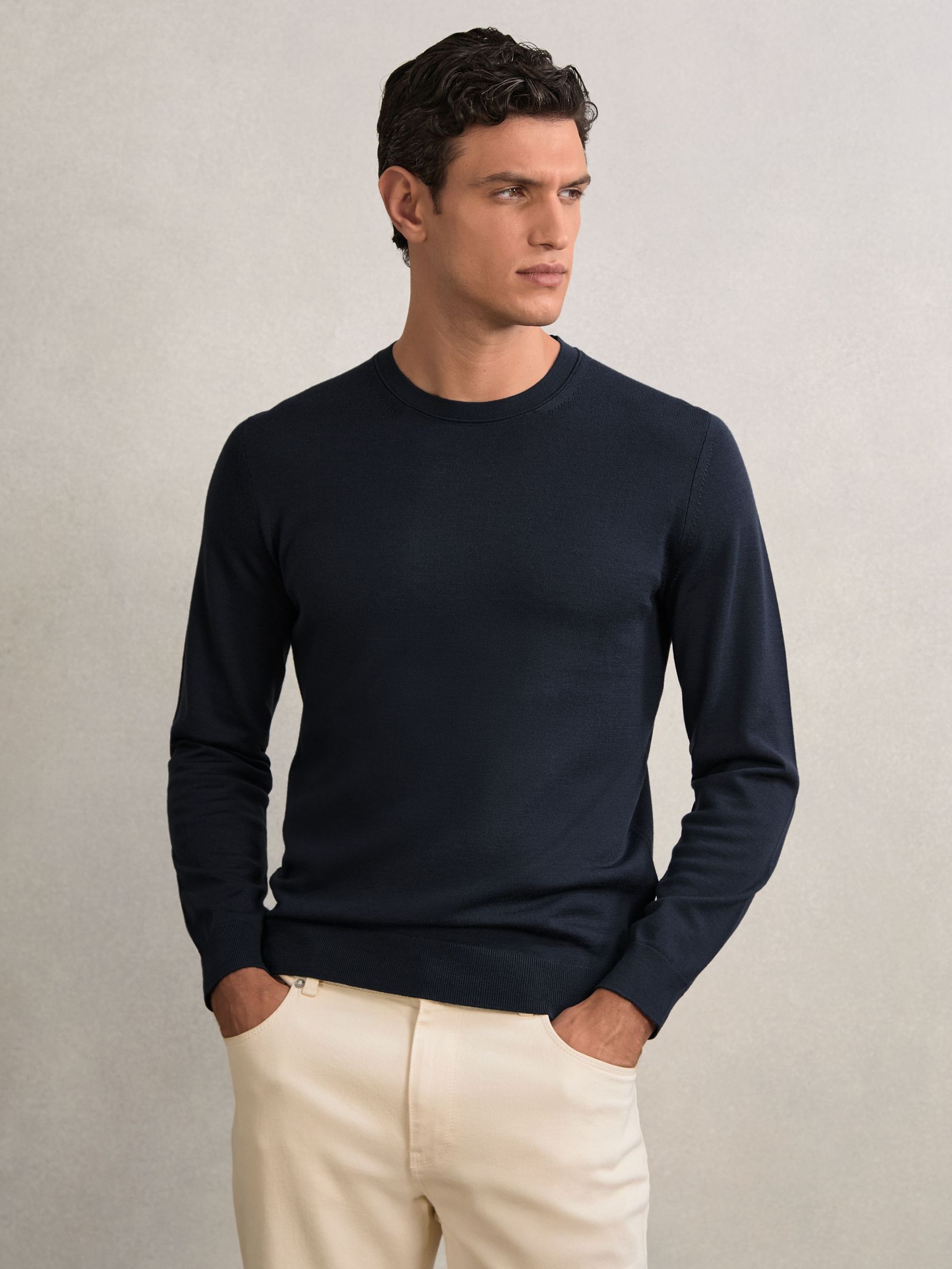 Merino Wool Crew Neck Jumper in Midnight Navy (G00350) | 115 €