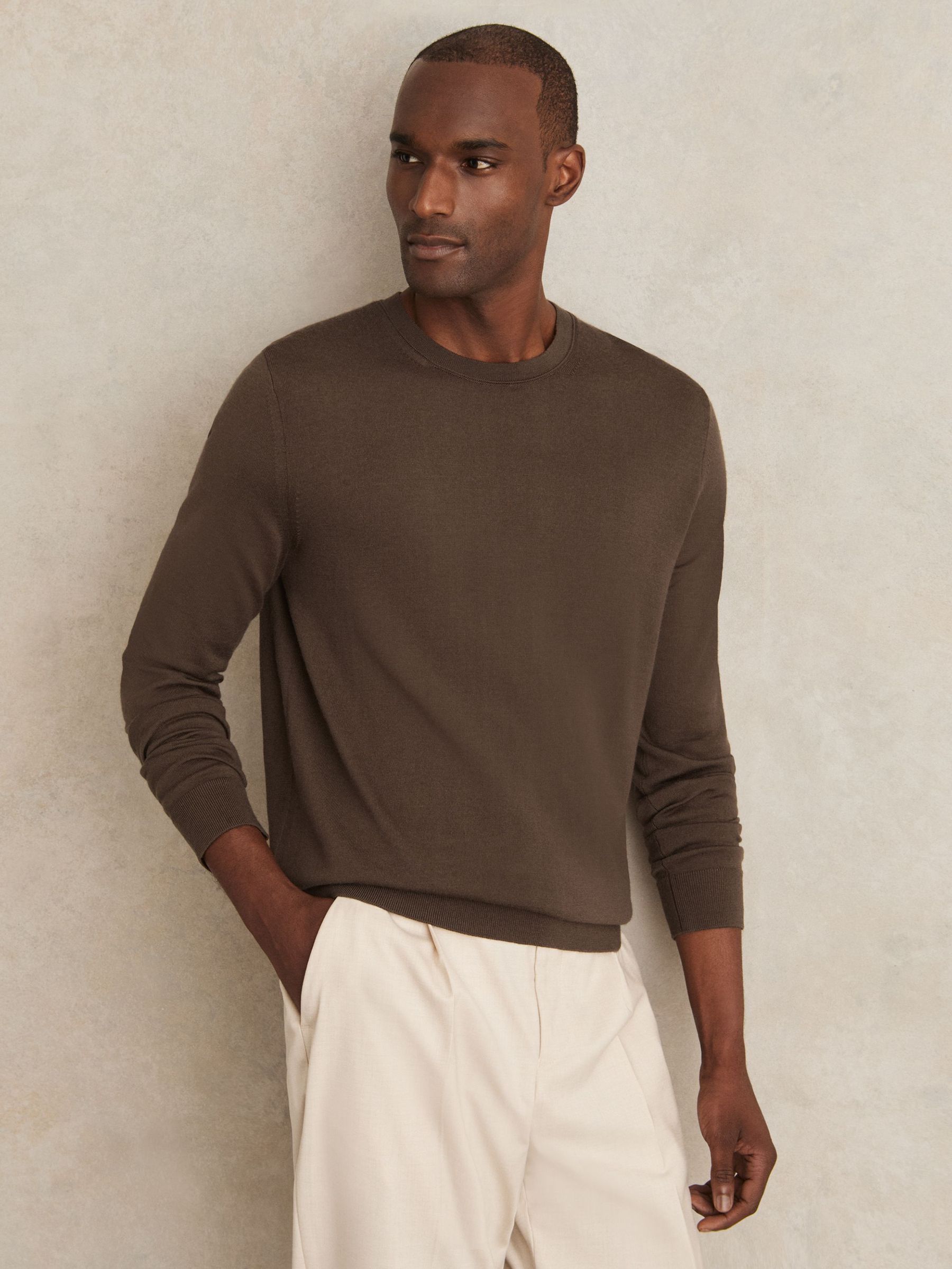 Merino-Wool Crew-Neck Jumper in Chocolate Brown (G00361) | 115 €