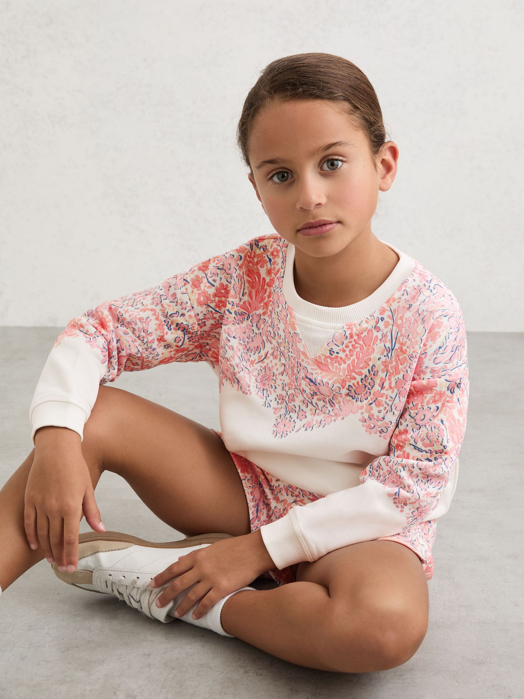 Floral-Print Sweatshirt and Shorts Set in Pink Print (G09157) | €80
