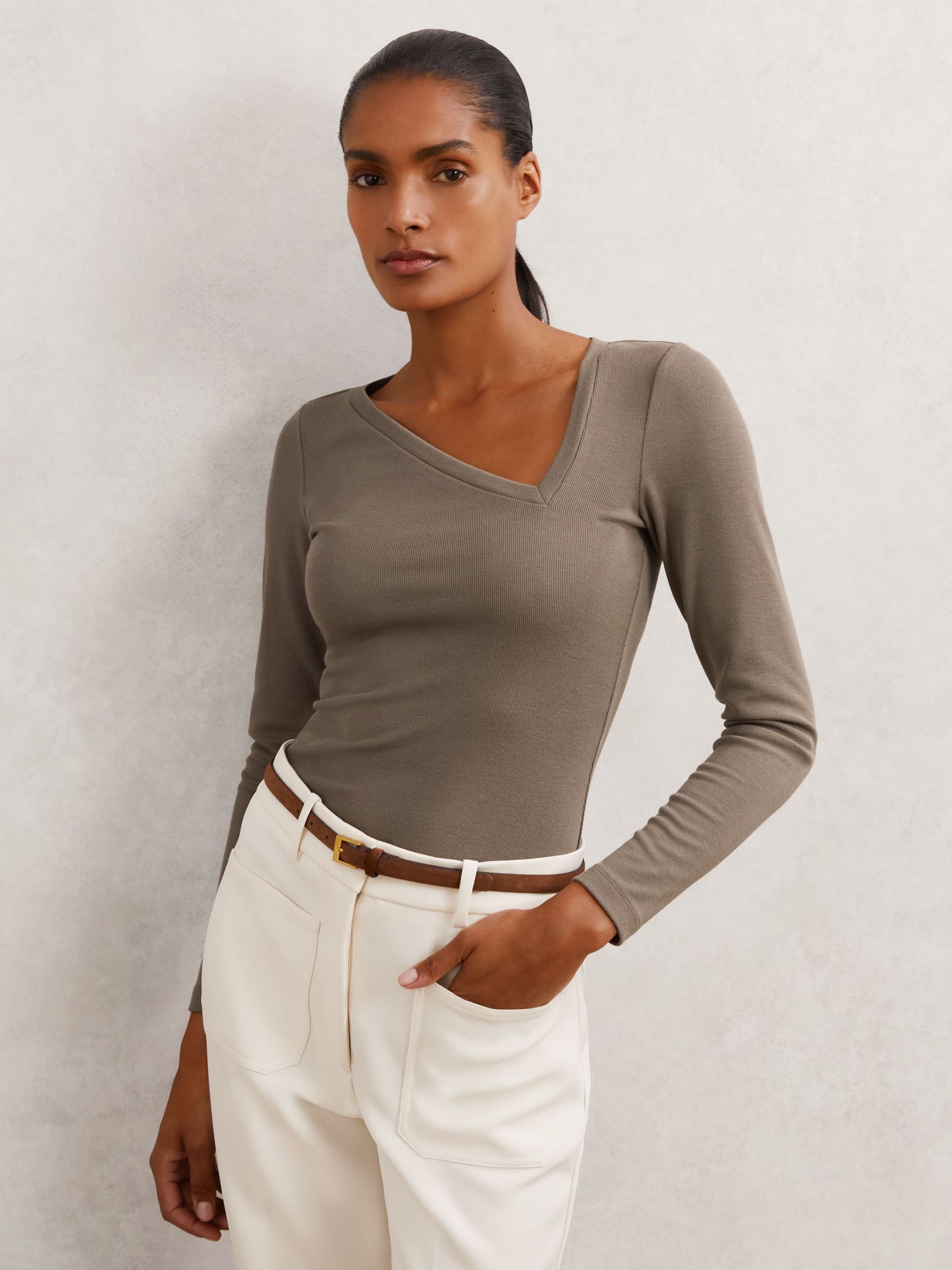 Stretch-Cotton Asymmetric-Neck Top in Taupe Neutral (G15171) | 1 640 Kč