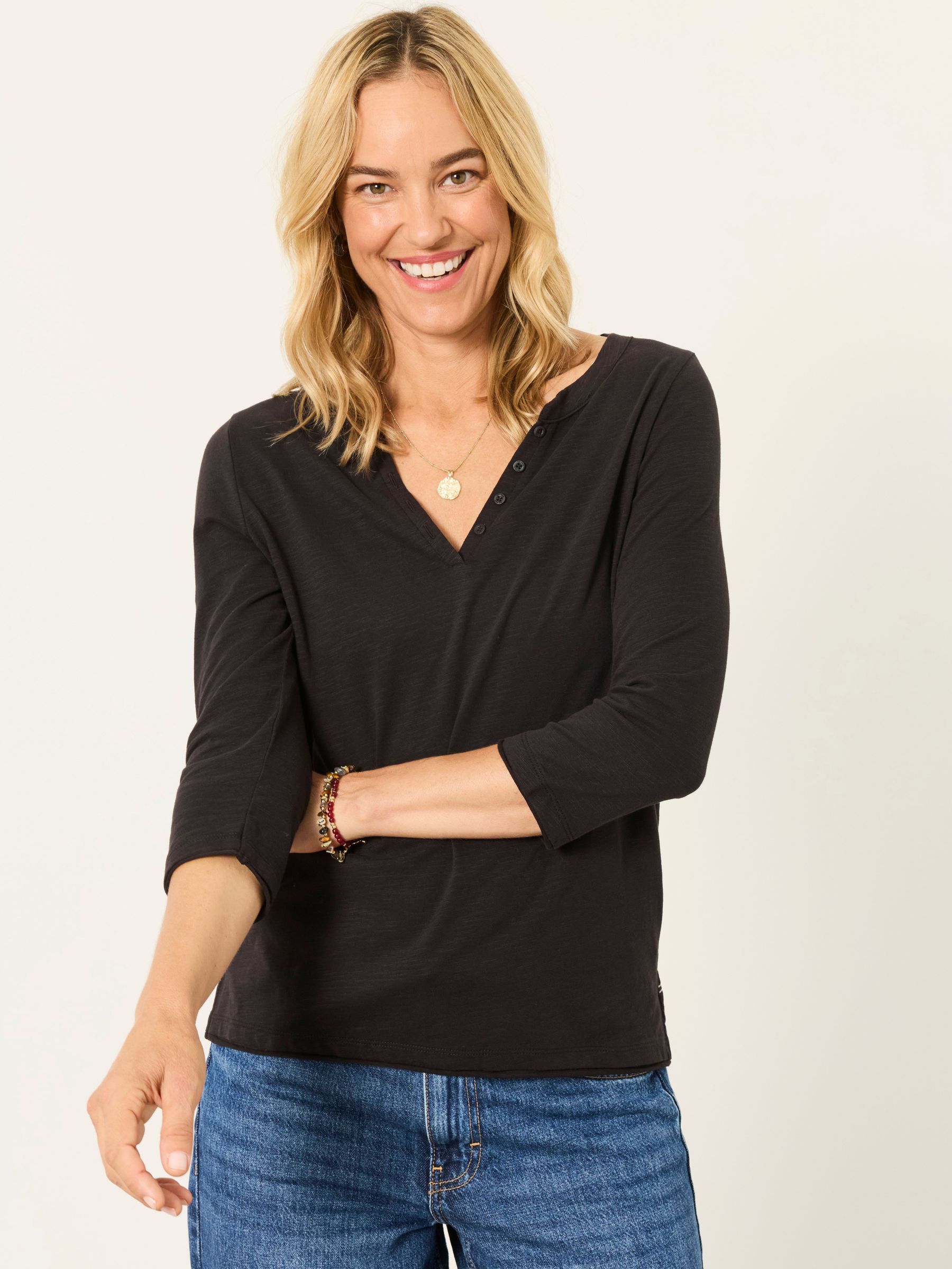 Black - 3/4 Sleeve V-neck T-shirt