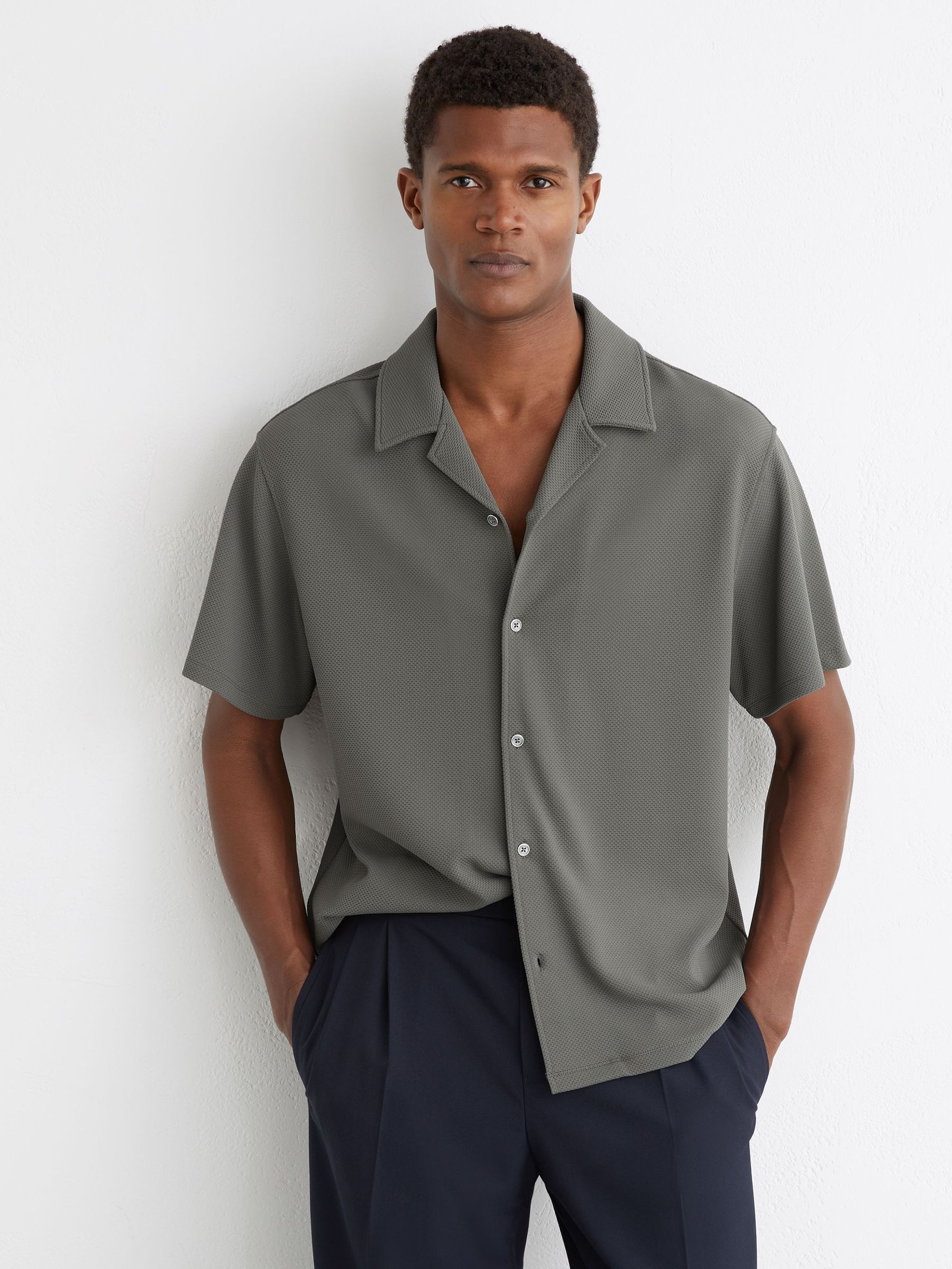 Textured Cuban-Collar Shirt in Sage Green (G53611) | HK$880