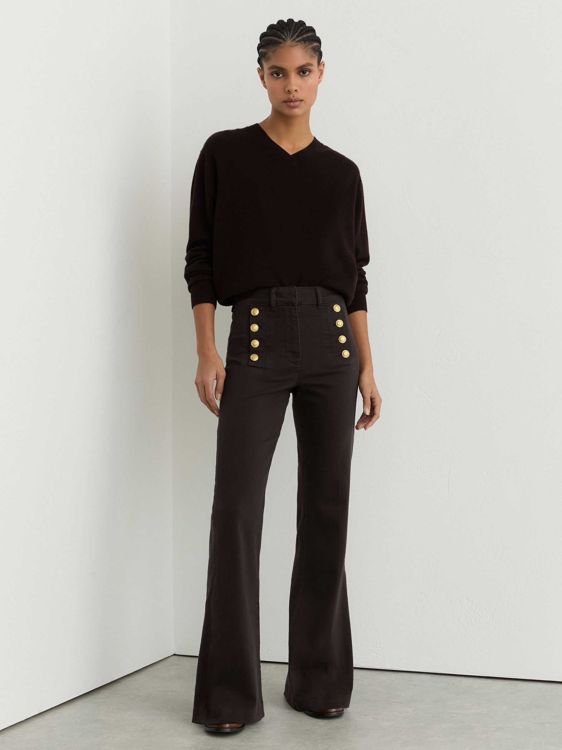 Petite Button-Detail Flared Jeans in Chocolate Brown (G68065) | €220