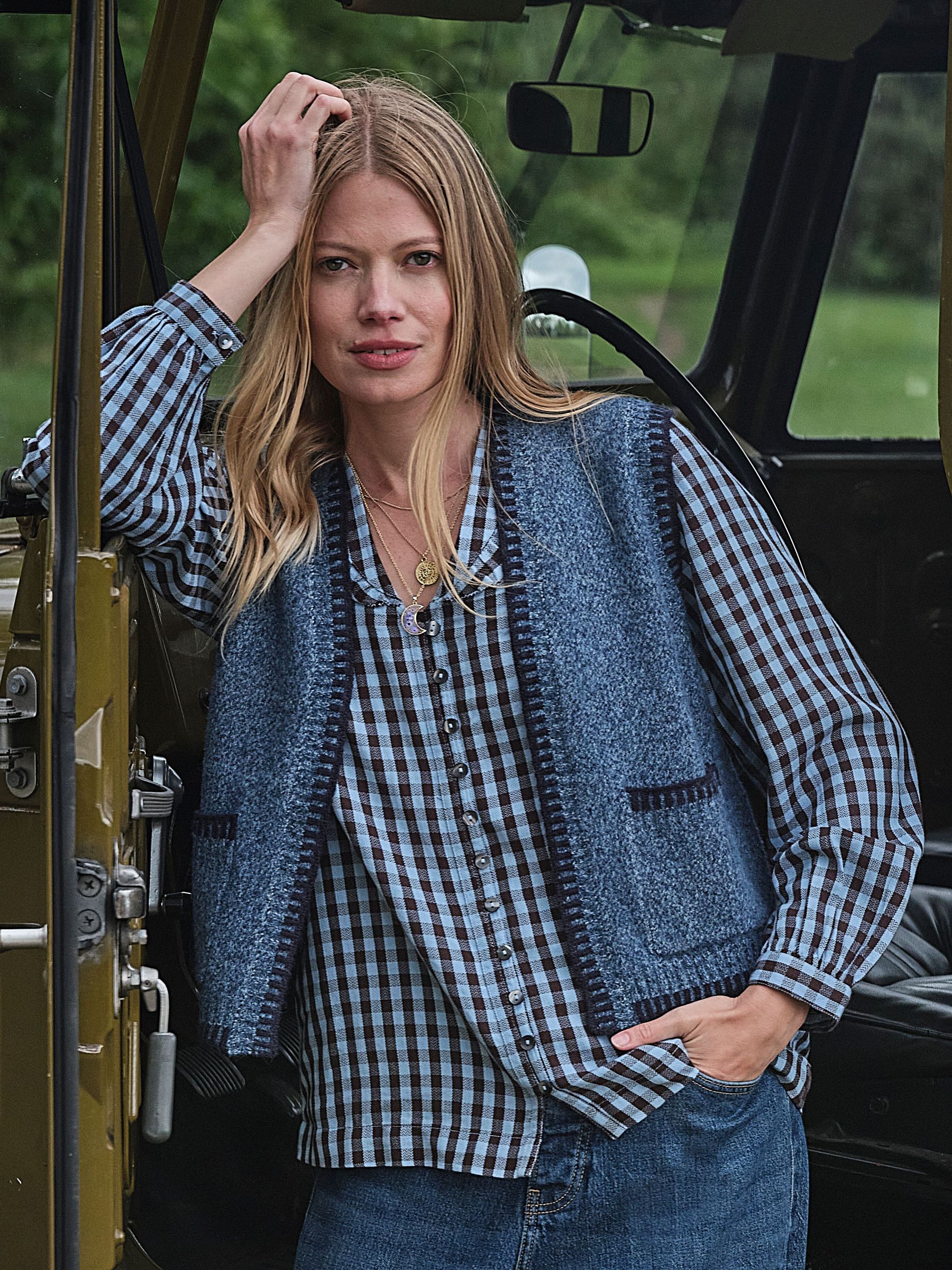 Navy - Knitted Edge To Edge Sleeveless Cardigan