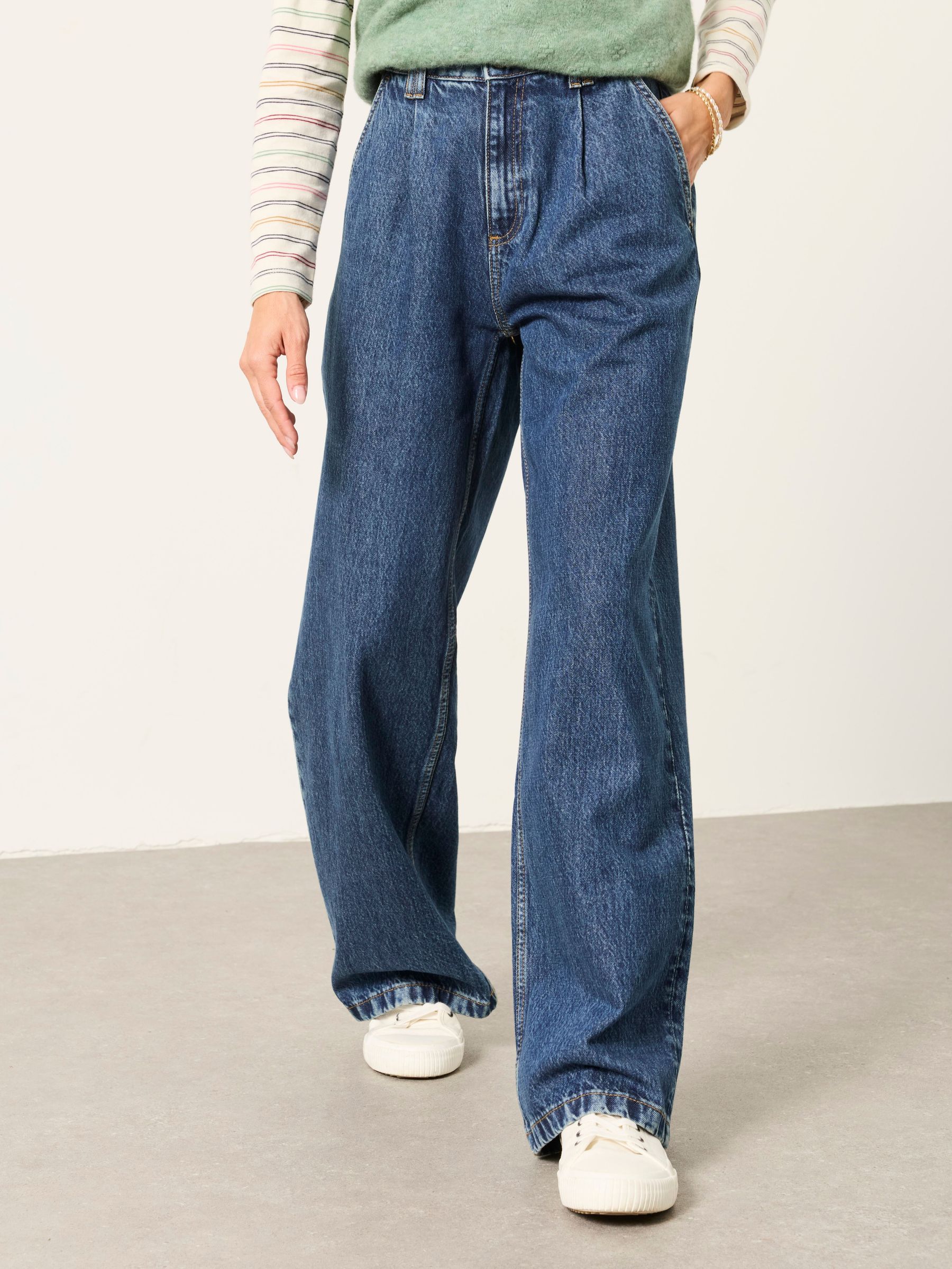 Blue - Pleat Jeans