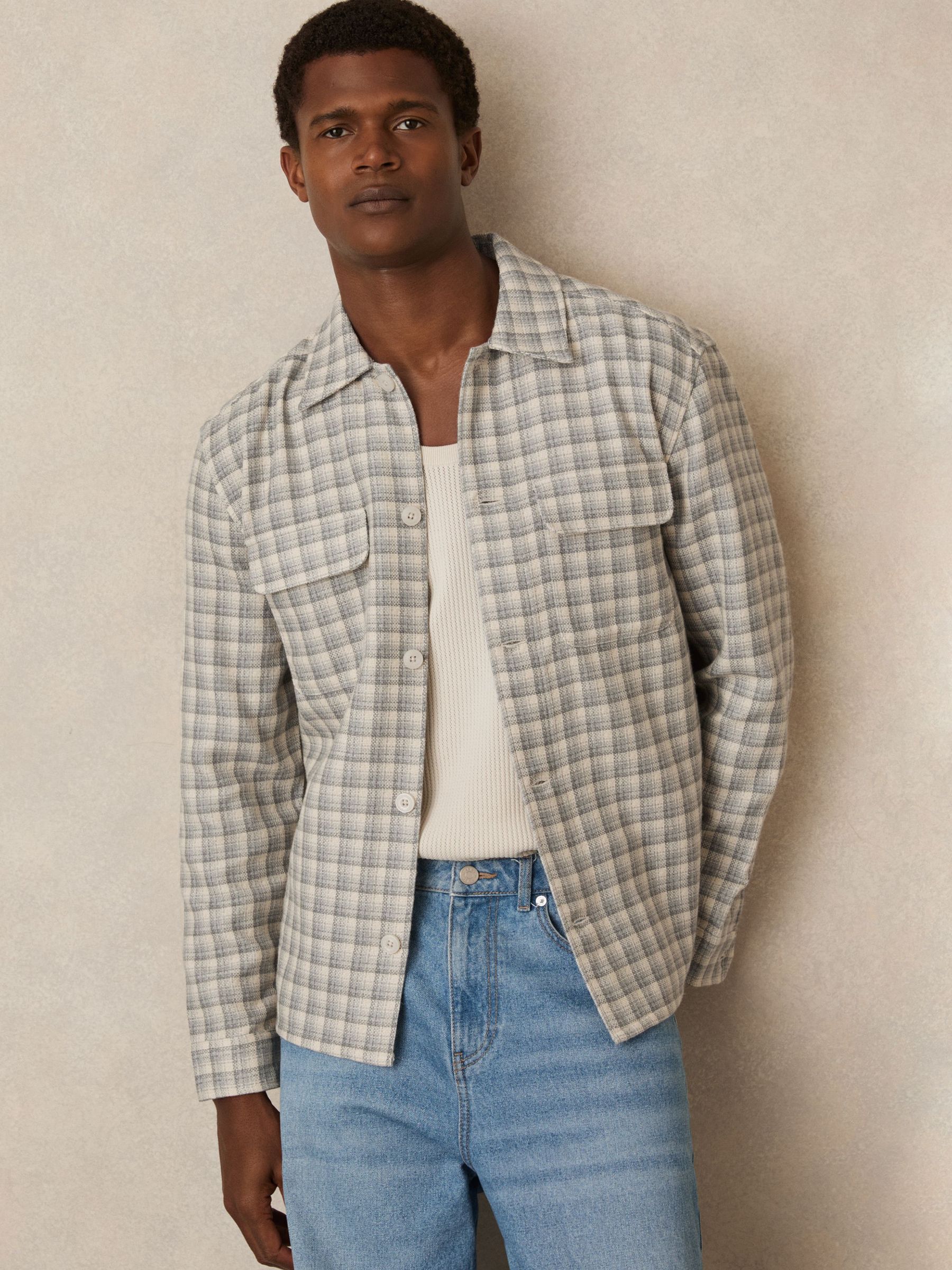 Woven Check Twin-Pocket Overshirt in Light Grey (H15827) | €185