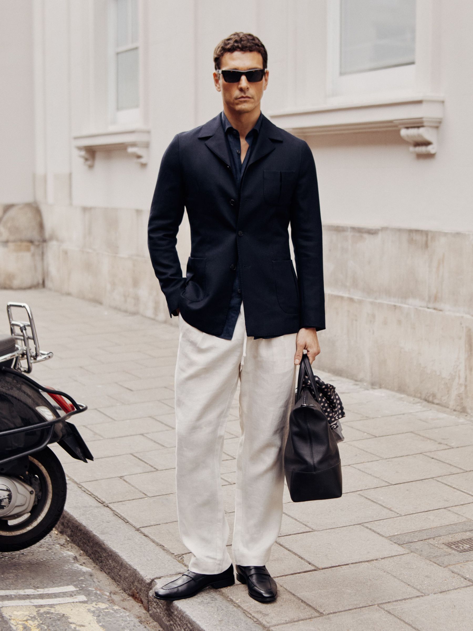 Wool-Blend Single-Breasted Blazer Slim-Fit in Navy (H16272) | €470